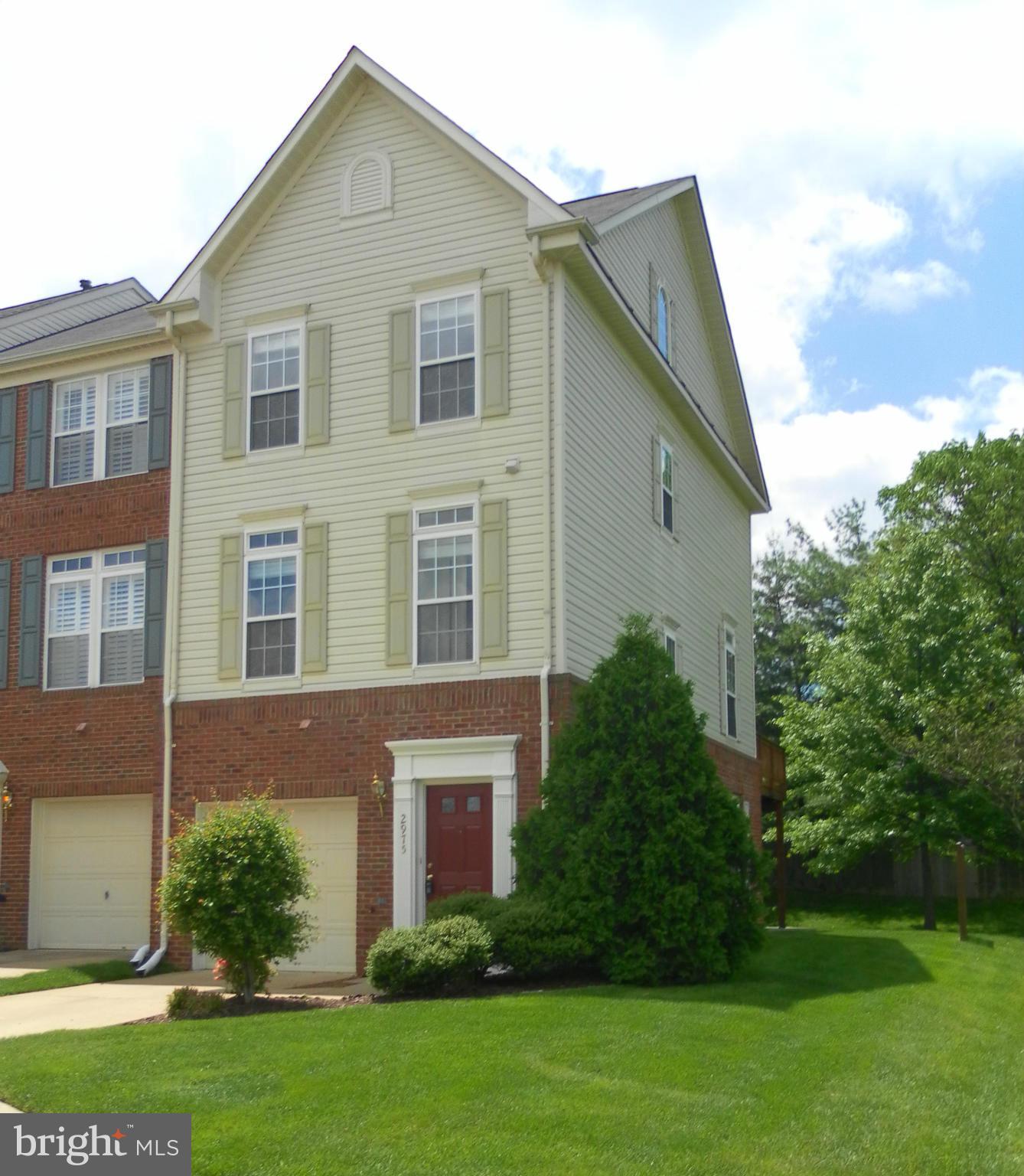 HUNTINGTON GROVE - Residential Lease