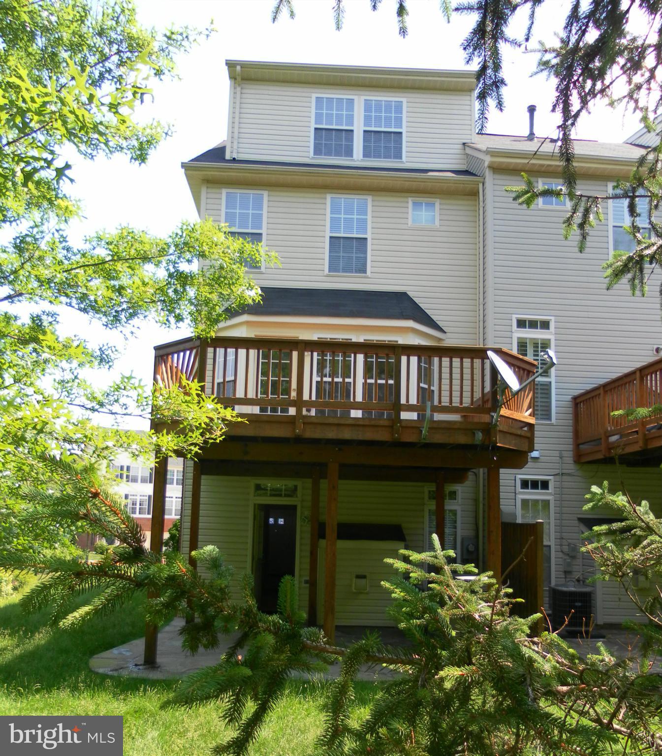 HUNTINGTON GROVE - Residential Lease