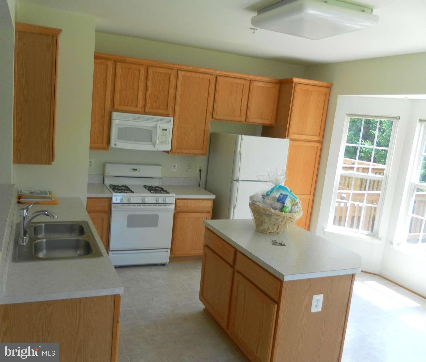 HUNTINGTON GROVE - Residential Lease