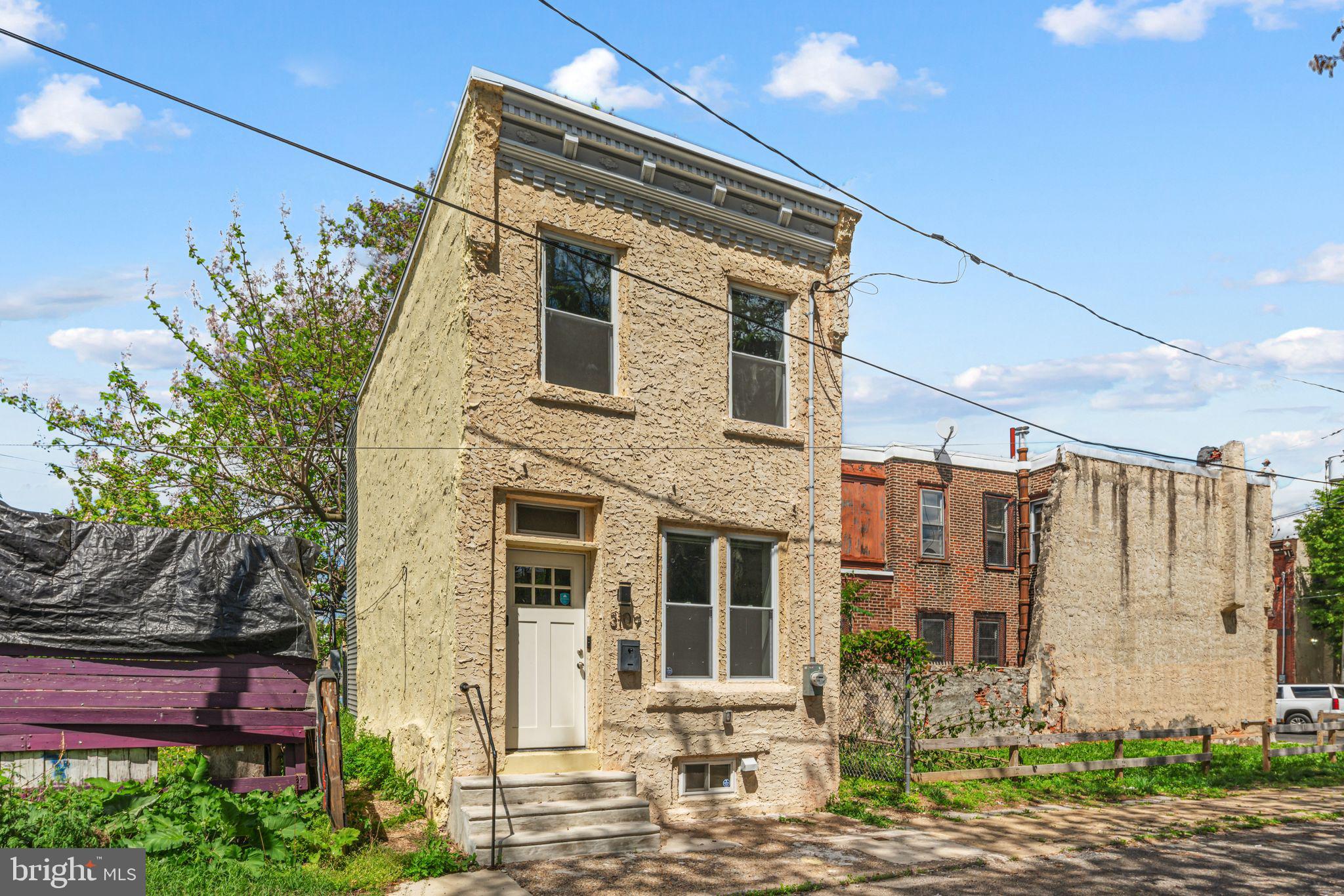 STRAWBERRY MANSION - Residential