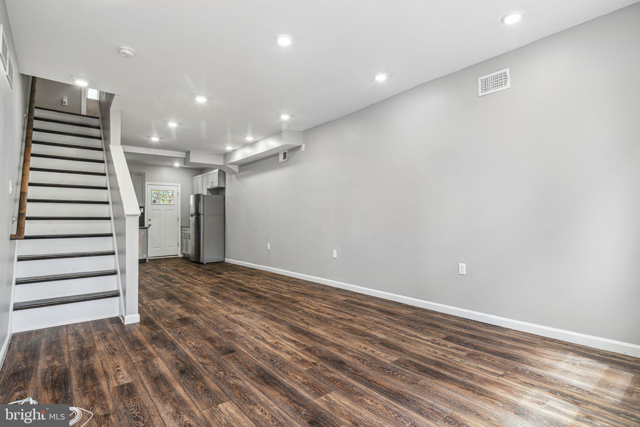 STRAWBERRY MANSION - Residential