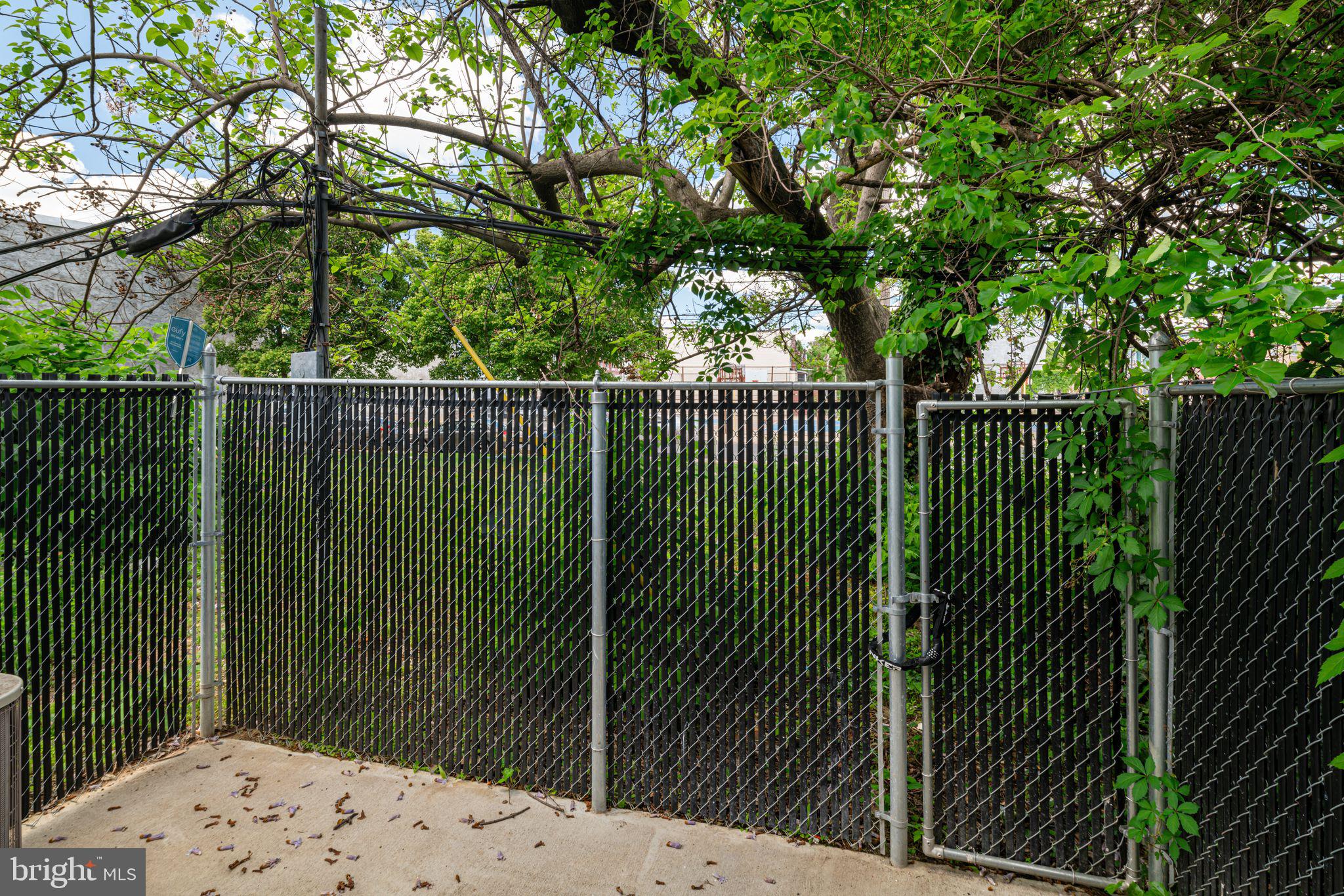 STRAWBERRY MANSION - Residential