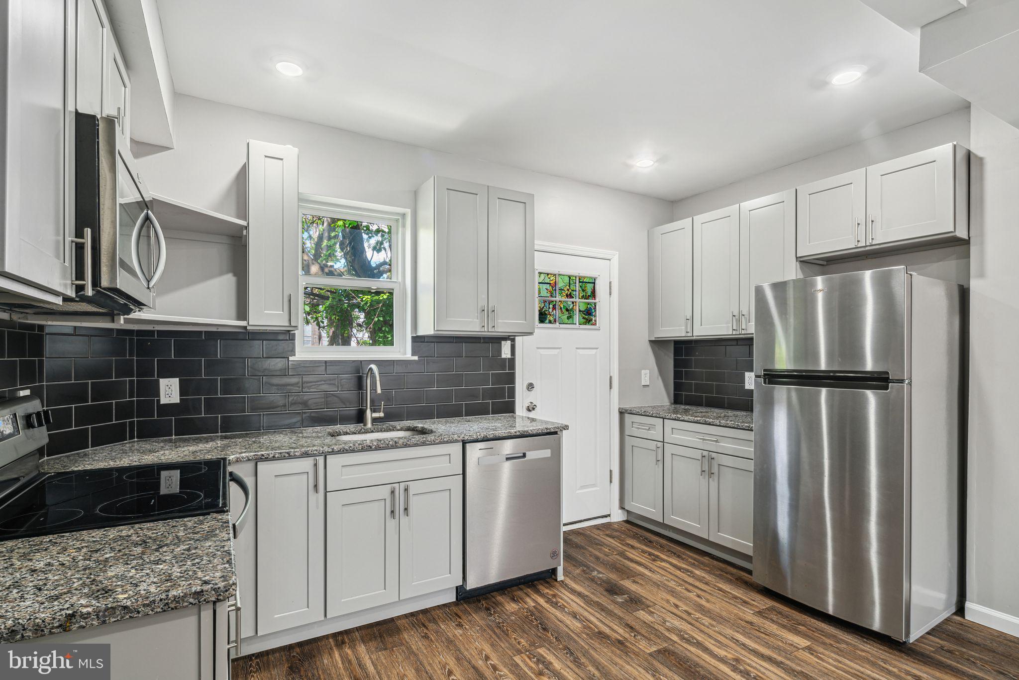 STRAWBERRY MANSION - Residential