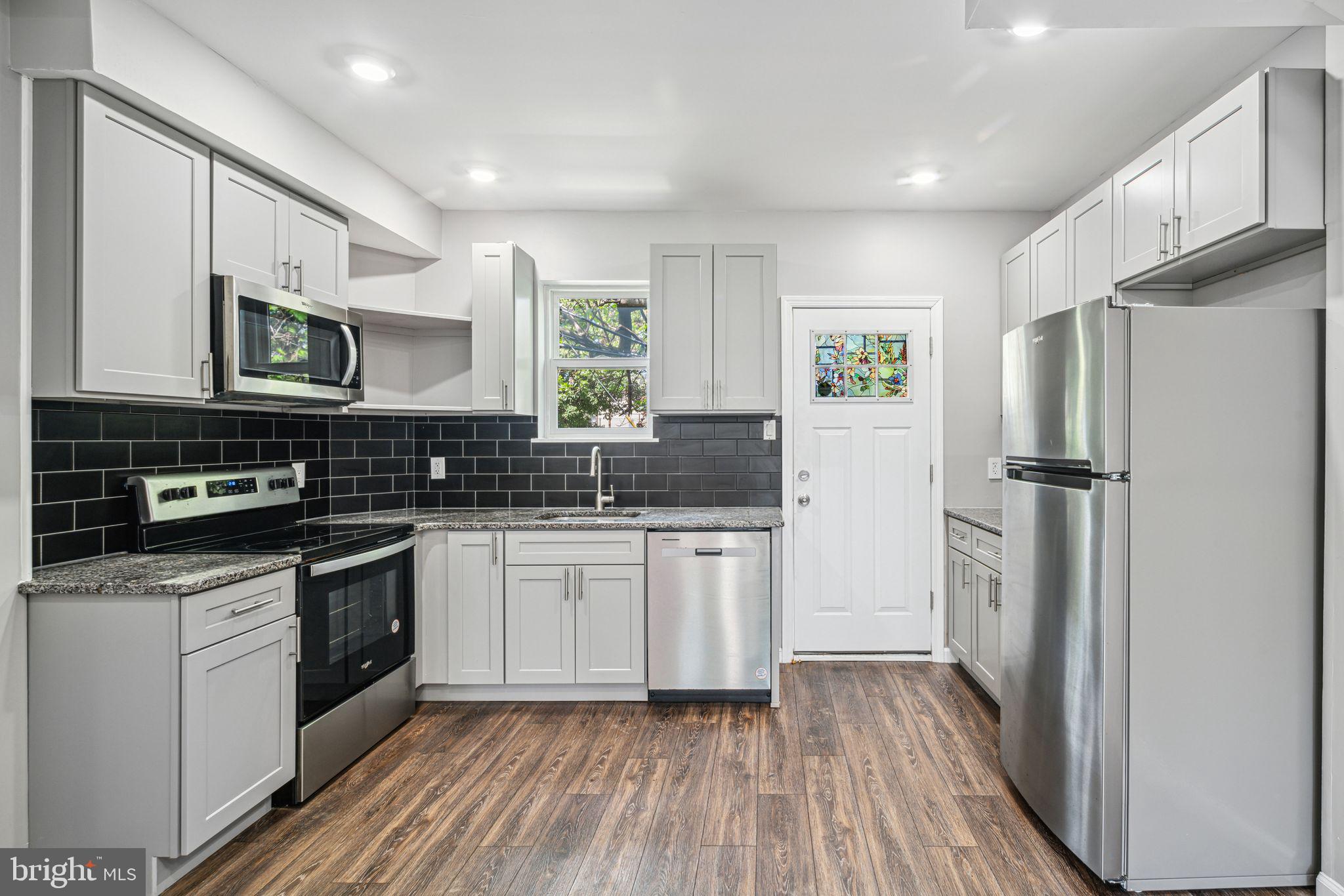 STRAWBERRY MANSION - Residential