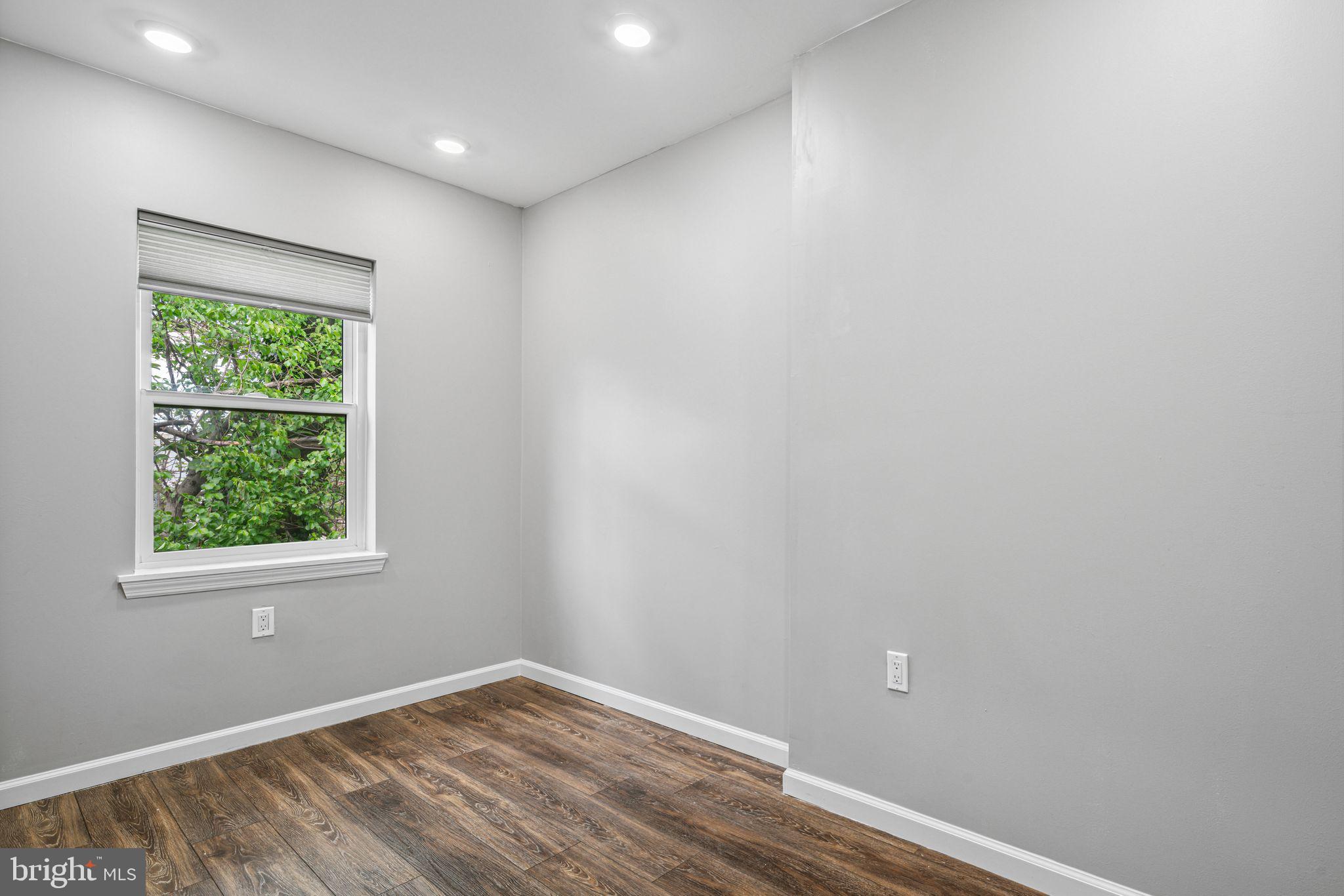 STRAWBERRY MANSION - Residential