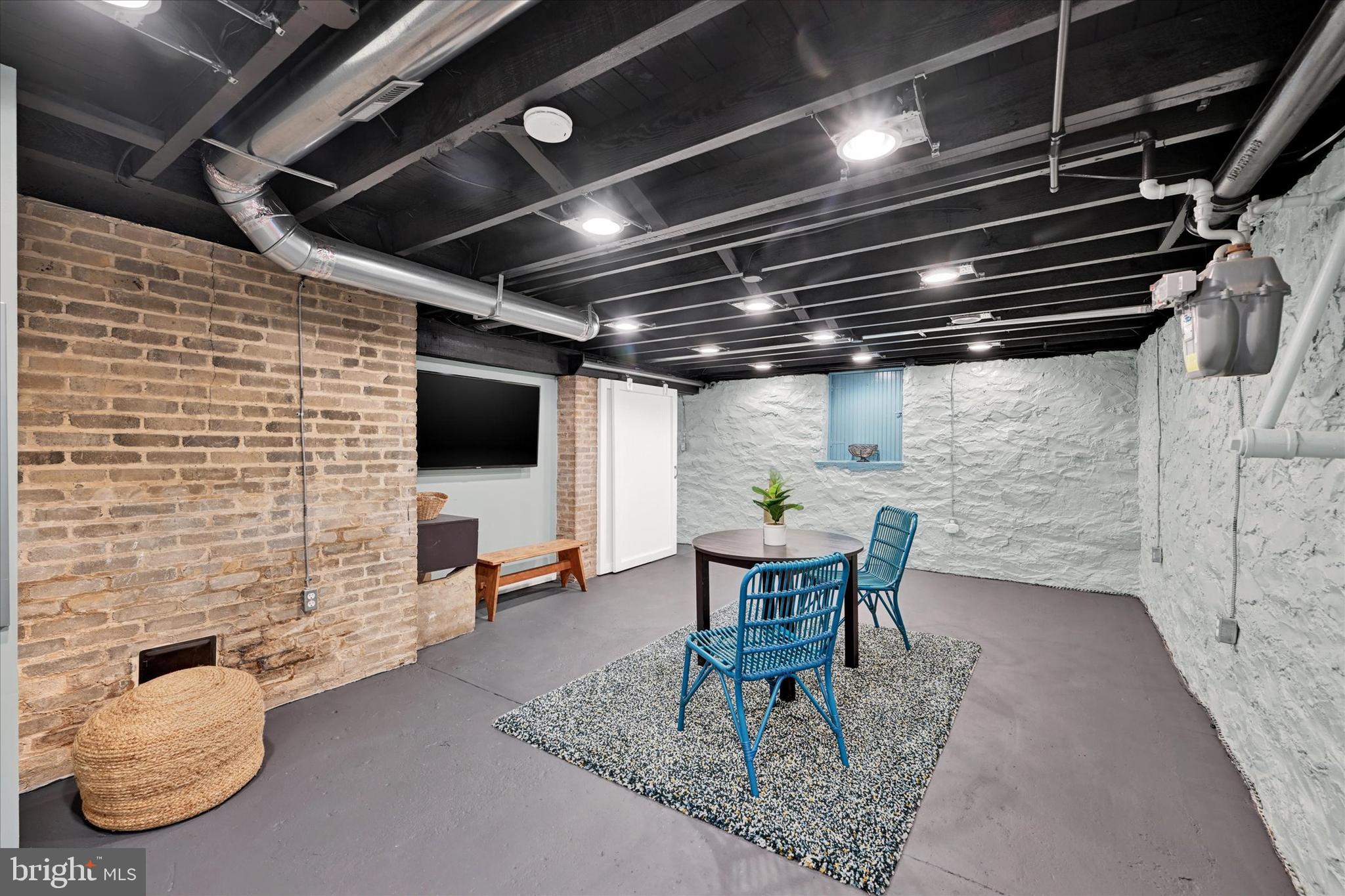 ROLAND PARK - Residential