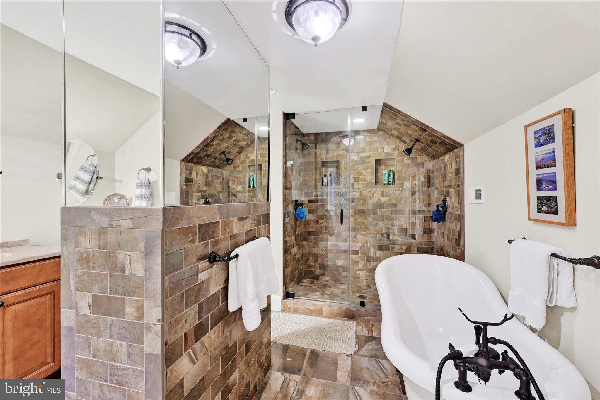 ROLAND PARK - Residential