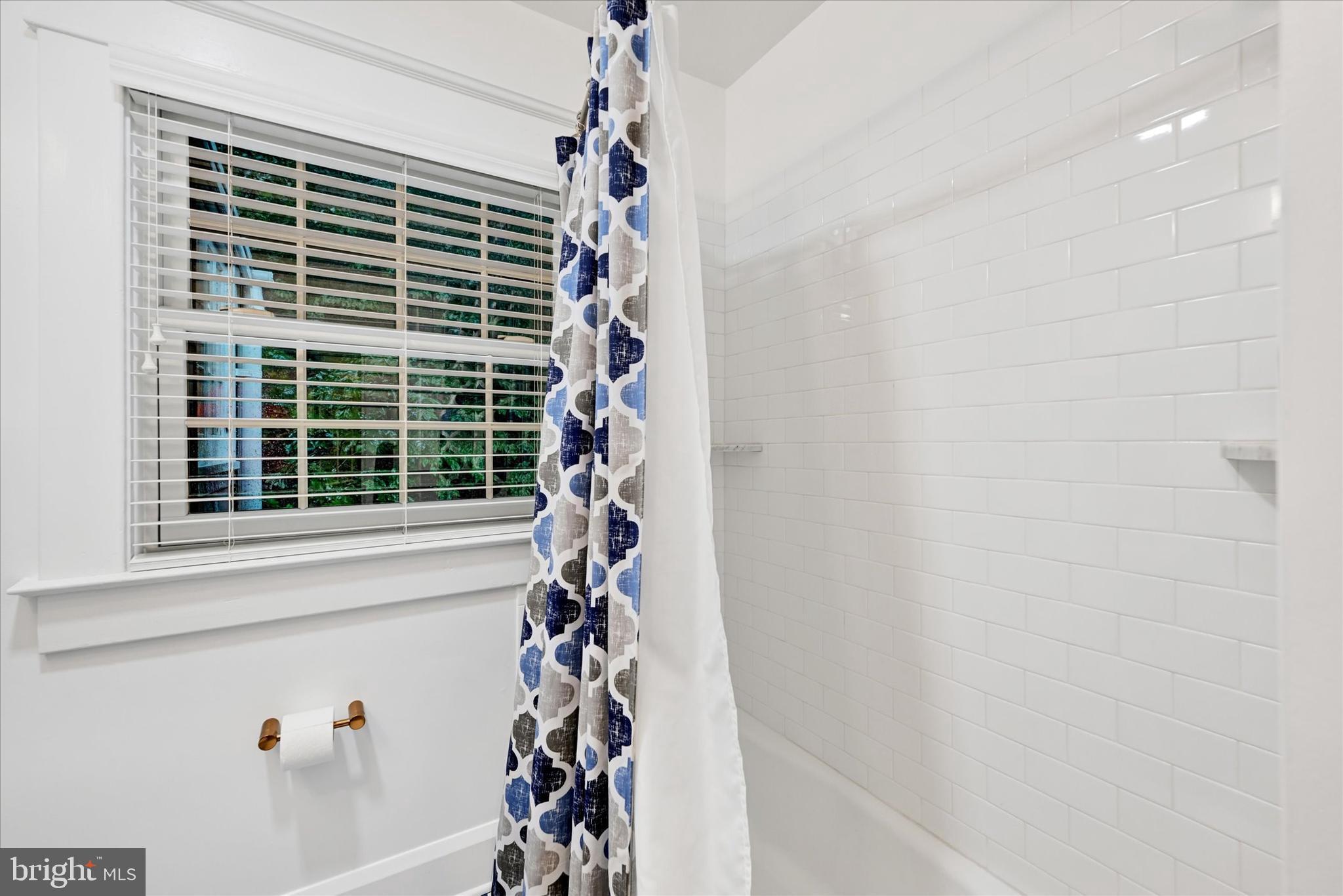 ROLAND PARK - Residential