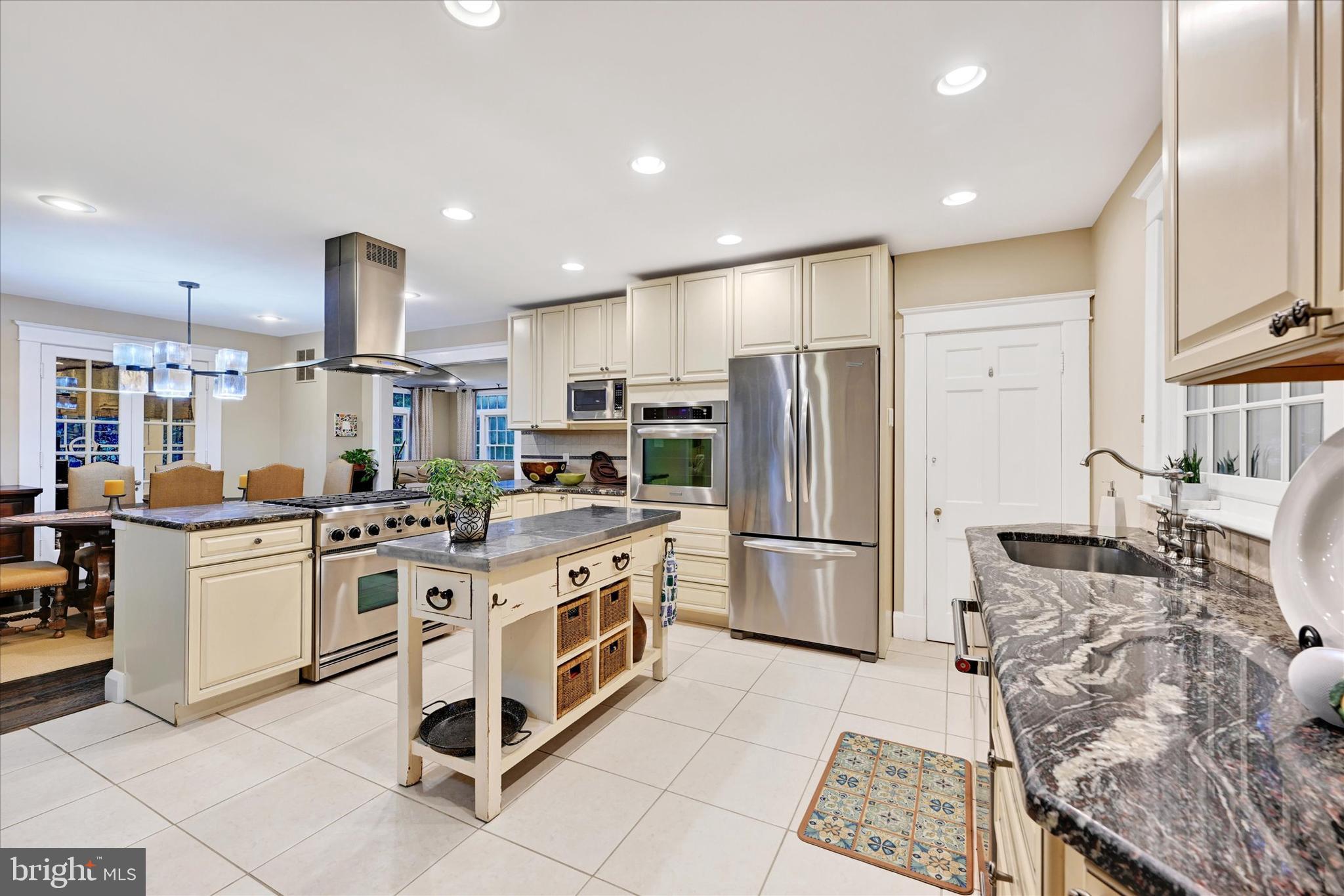 ROLAND PARK - Residential