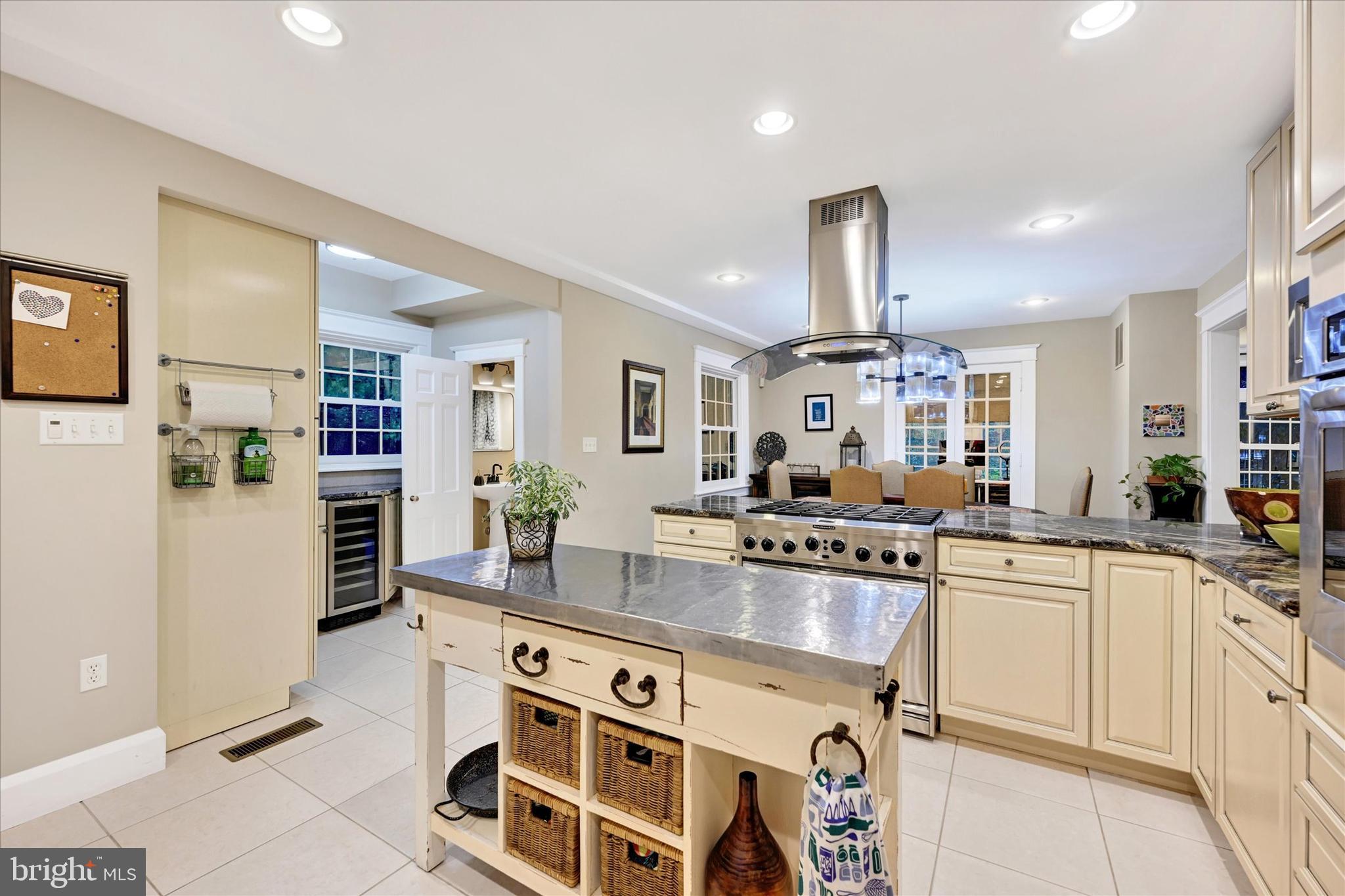 ROLAND PARK - Residential