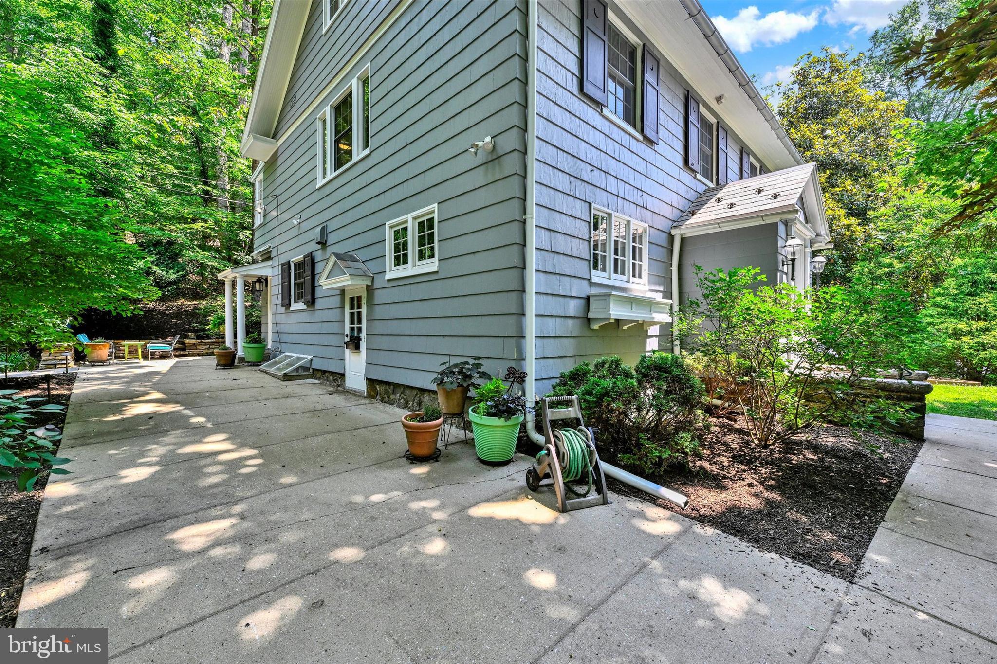 ROLAND PARK - Residential