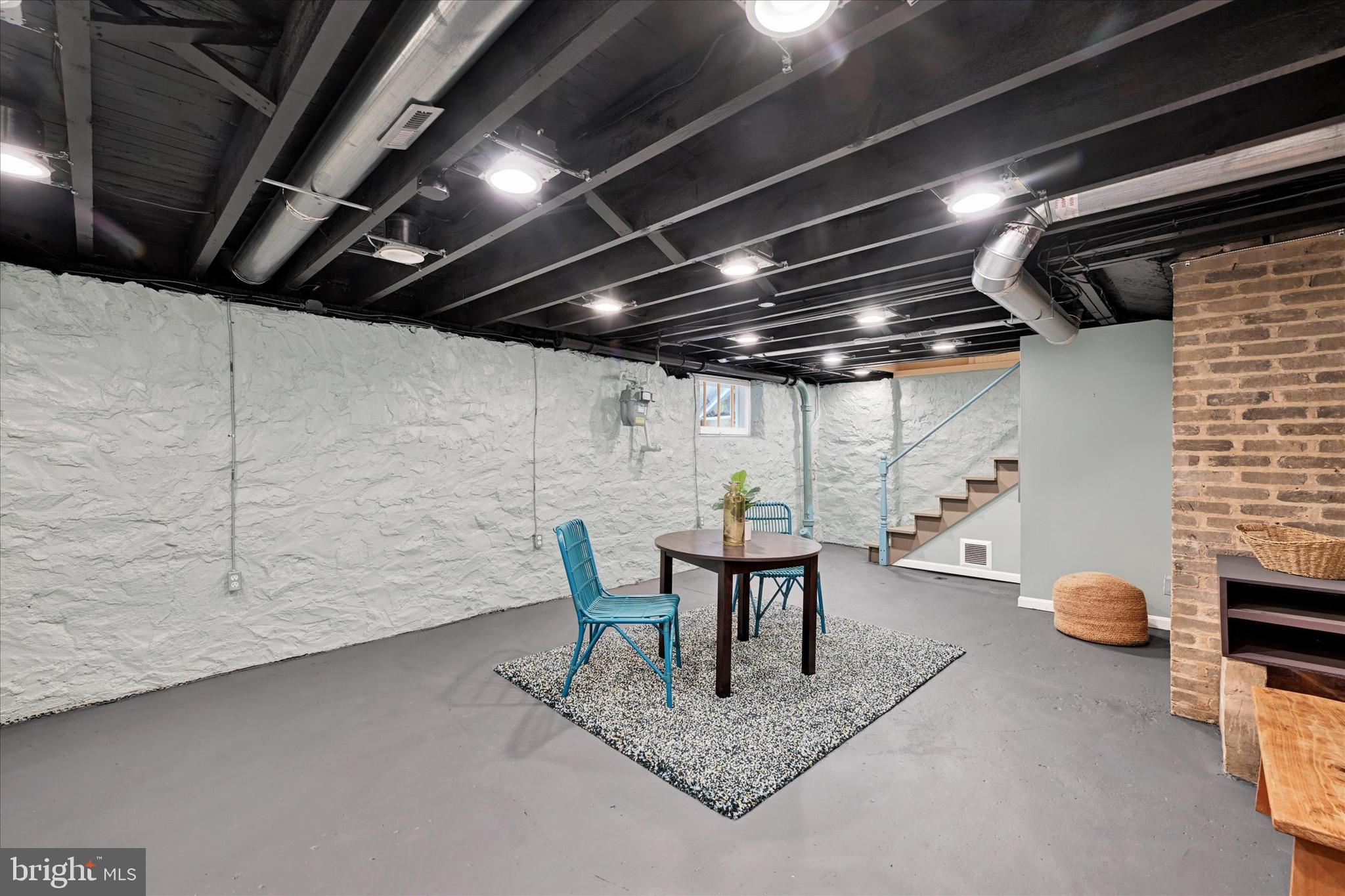 ROLAND PARK - Residential