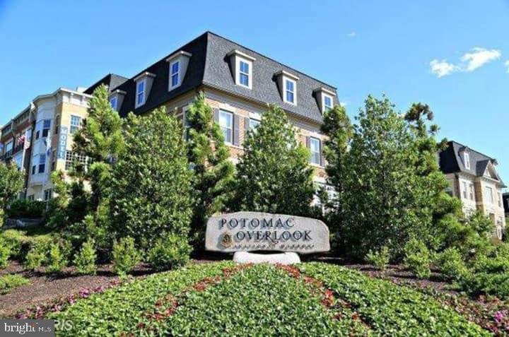 POTOMAC OVERLOOK AT NATIONAL HARBOR - Residential Lease