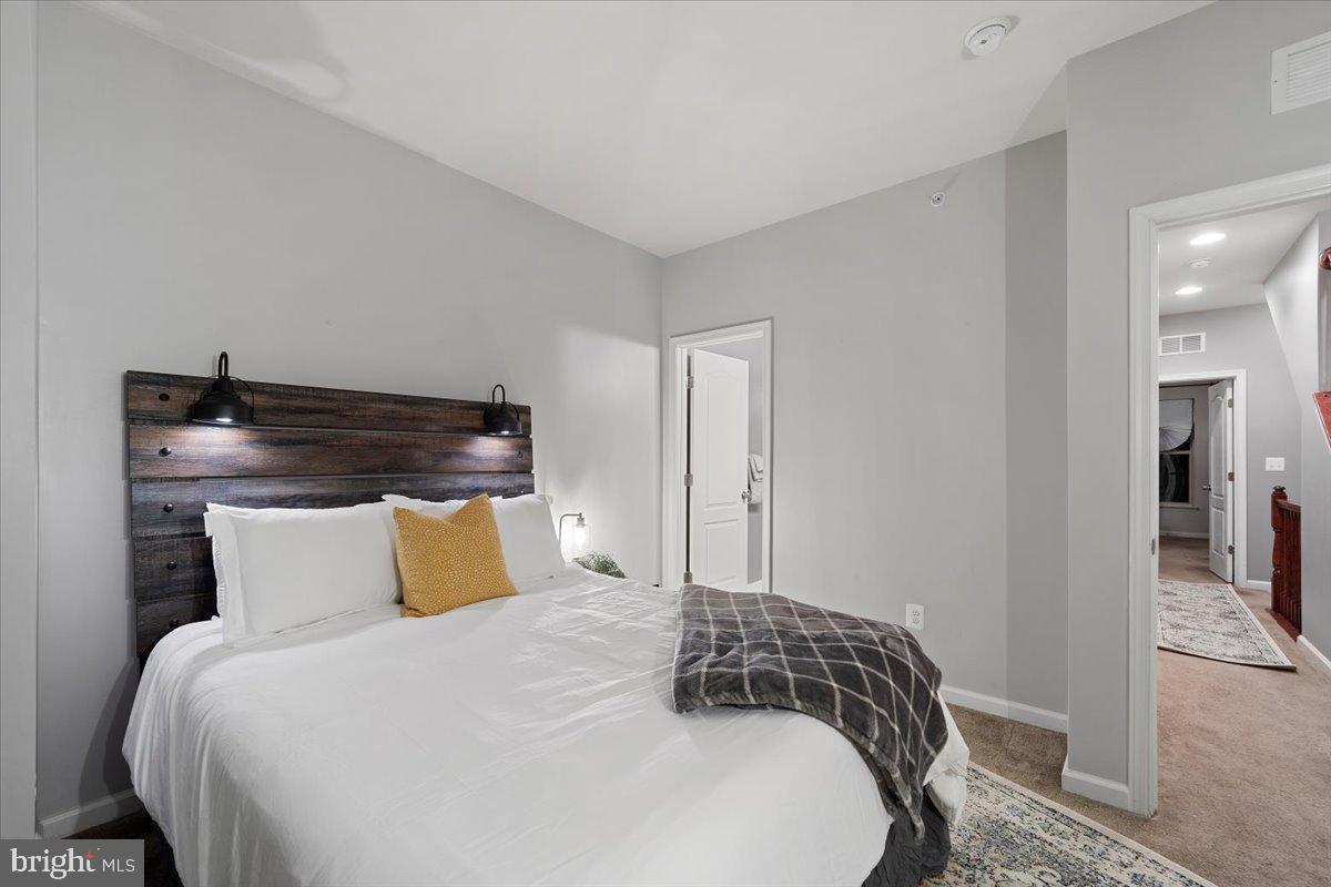 POTOMAC OVERLOOK AT NATIONAL HARBOR - Residential Lease