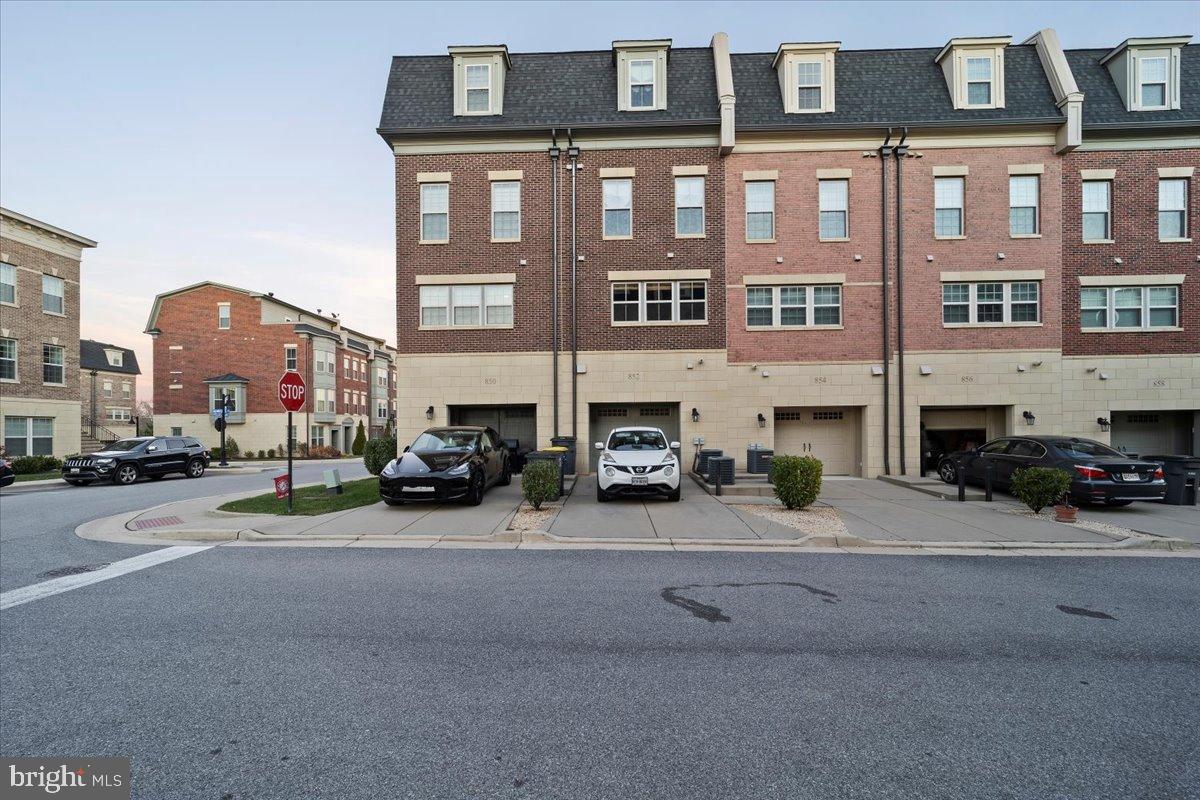 POTOMAC OVERLOOK AT NATIONAL HARBOR - Residential Lease