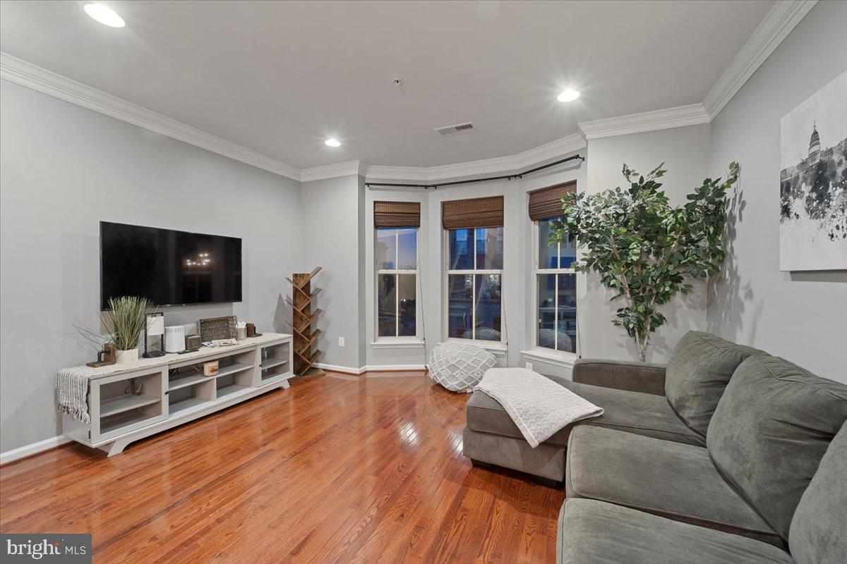 POTOMAC OVERLOOK AT NATIONAL HARBOR - Residential Lease