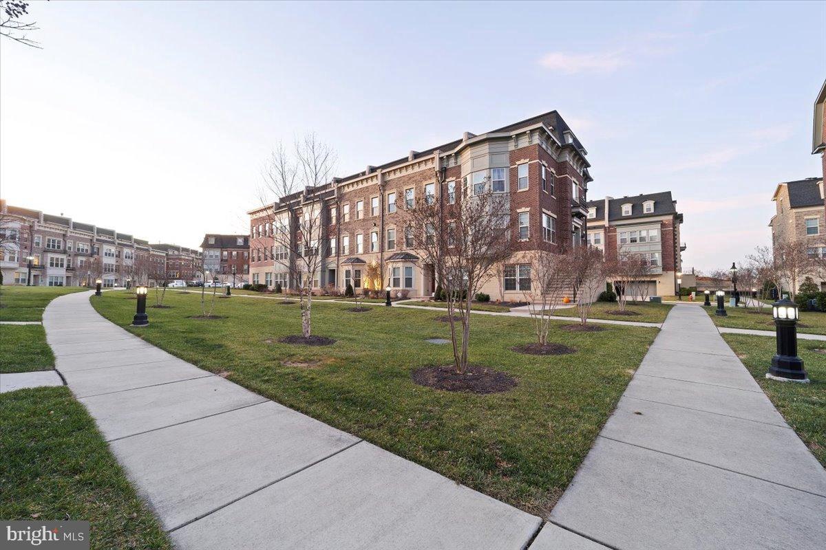 POTOMAC OVERLOOK AT NATIONAL HARBOR - Residential Lease