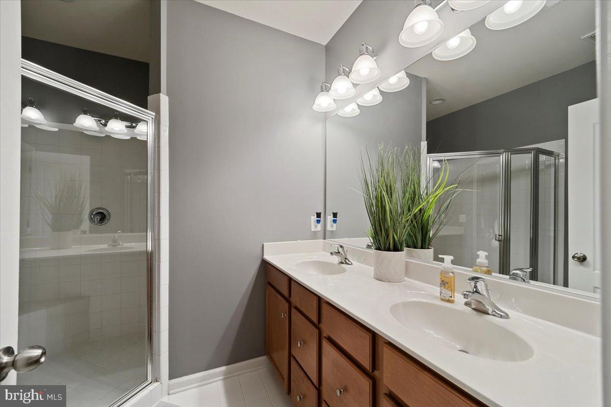 POTOMAC OVERLOOK AT NATIONAL HARBOR - Residential Lease