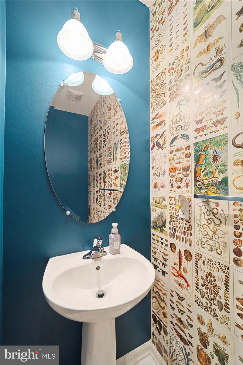 POTOMAC OVERLOOK AT NATIONAL HARBOR - Residential Lease