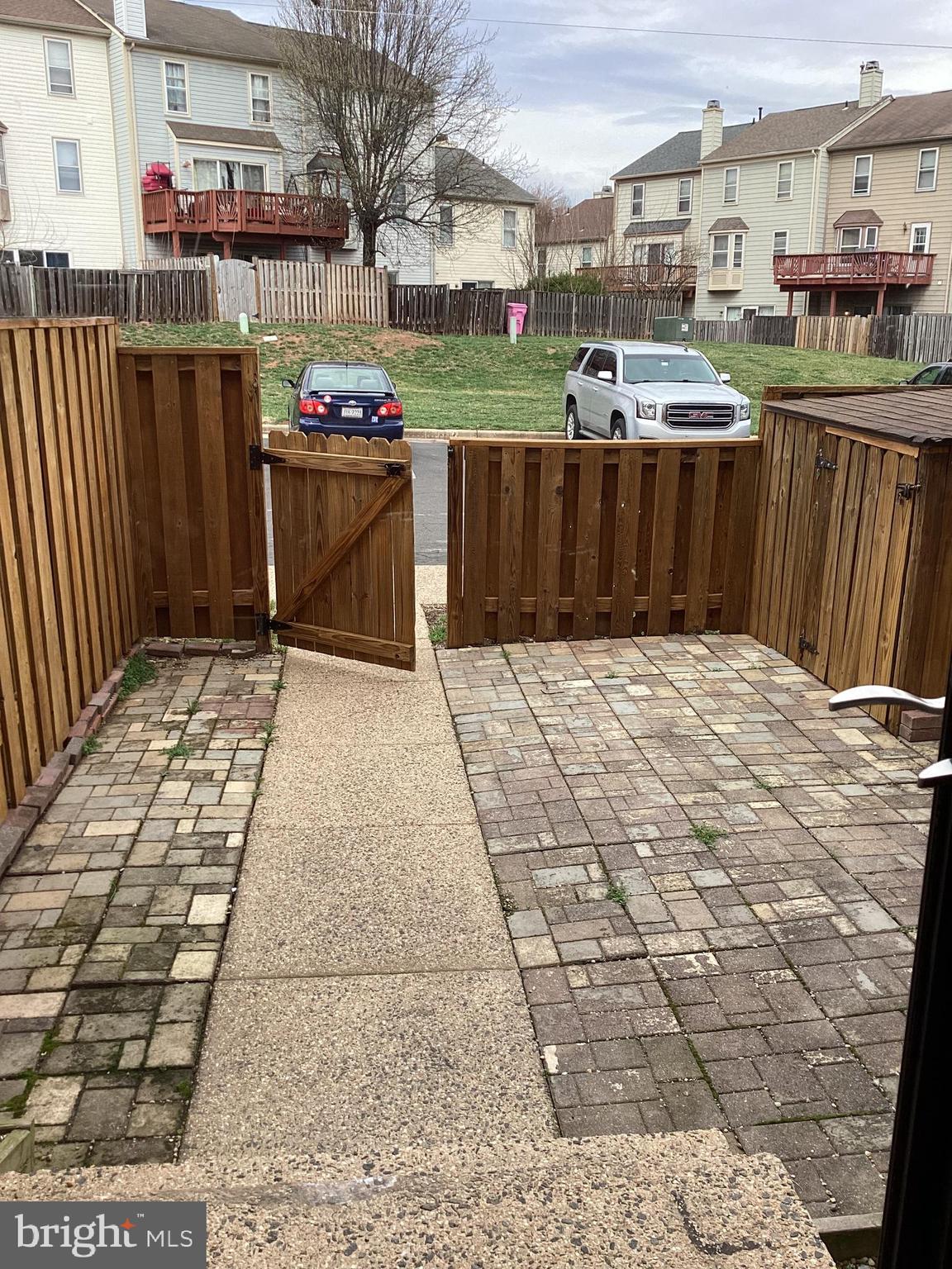 STONINGTON - Residential