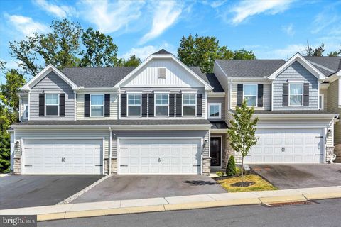 156 EMMA CIRCLE HARRISBURG PA 17112