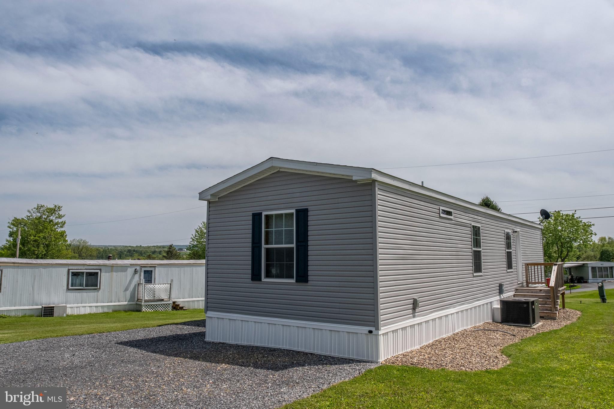 CONTINENTAL COURTS - Residential