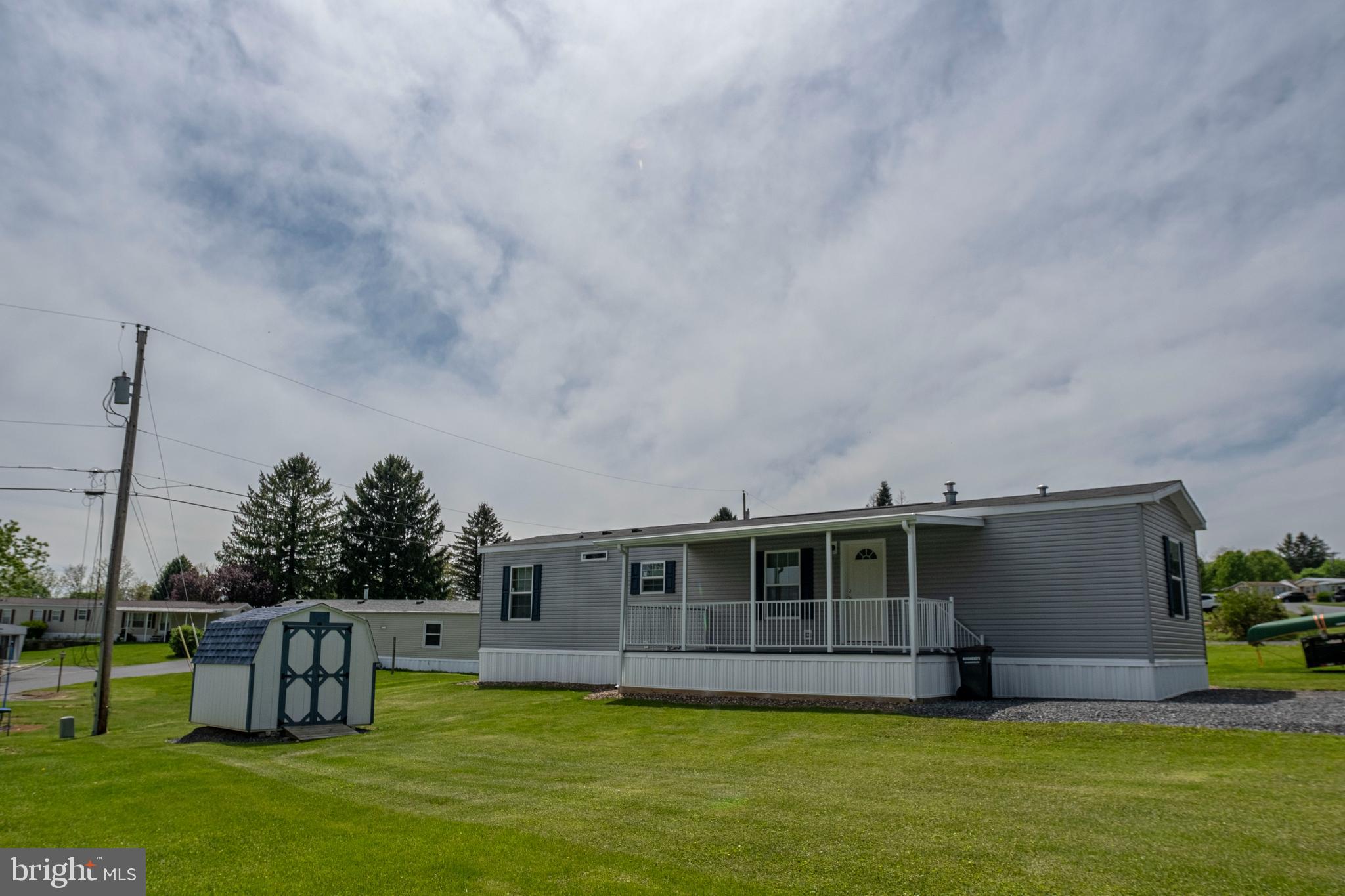CONTINENTAL COURTS - Residential
