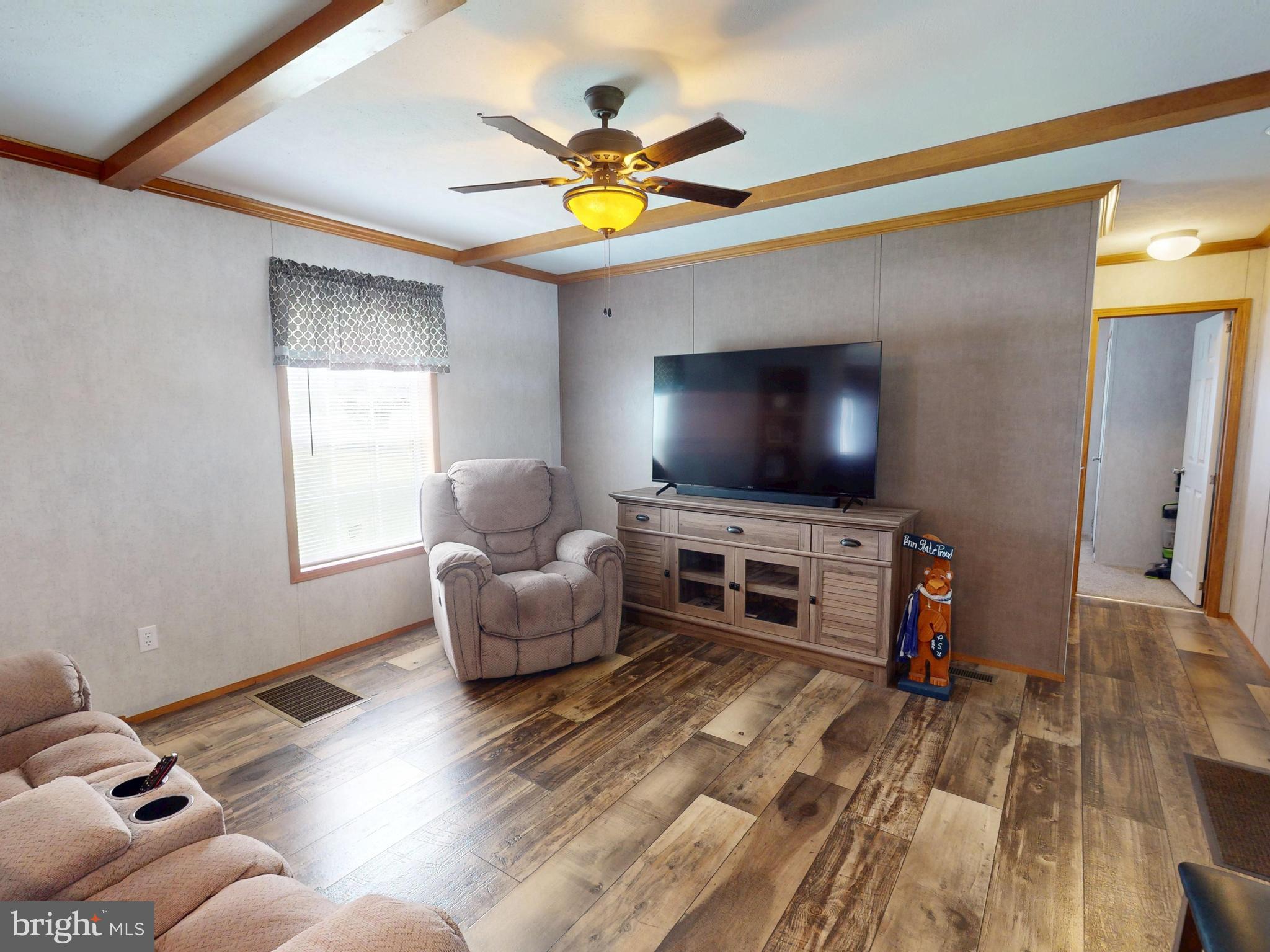 CONTINENTAL COURTS - Residential