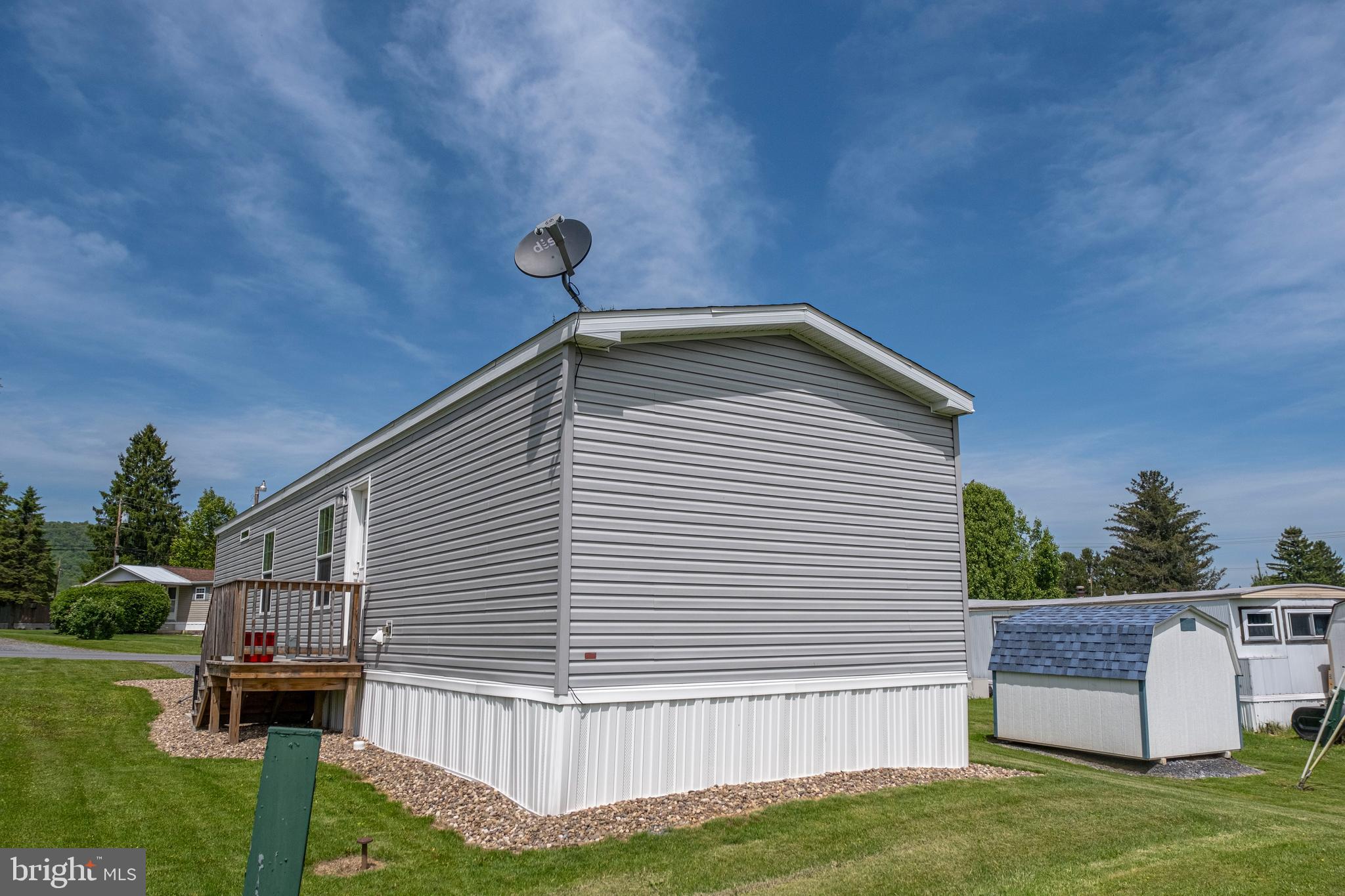 CONTINENTAL COURTS - Residential