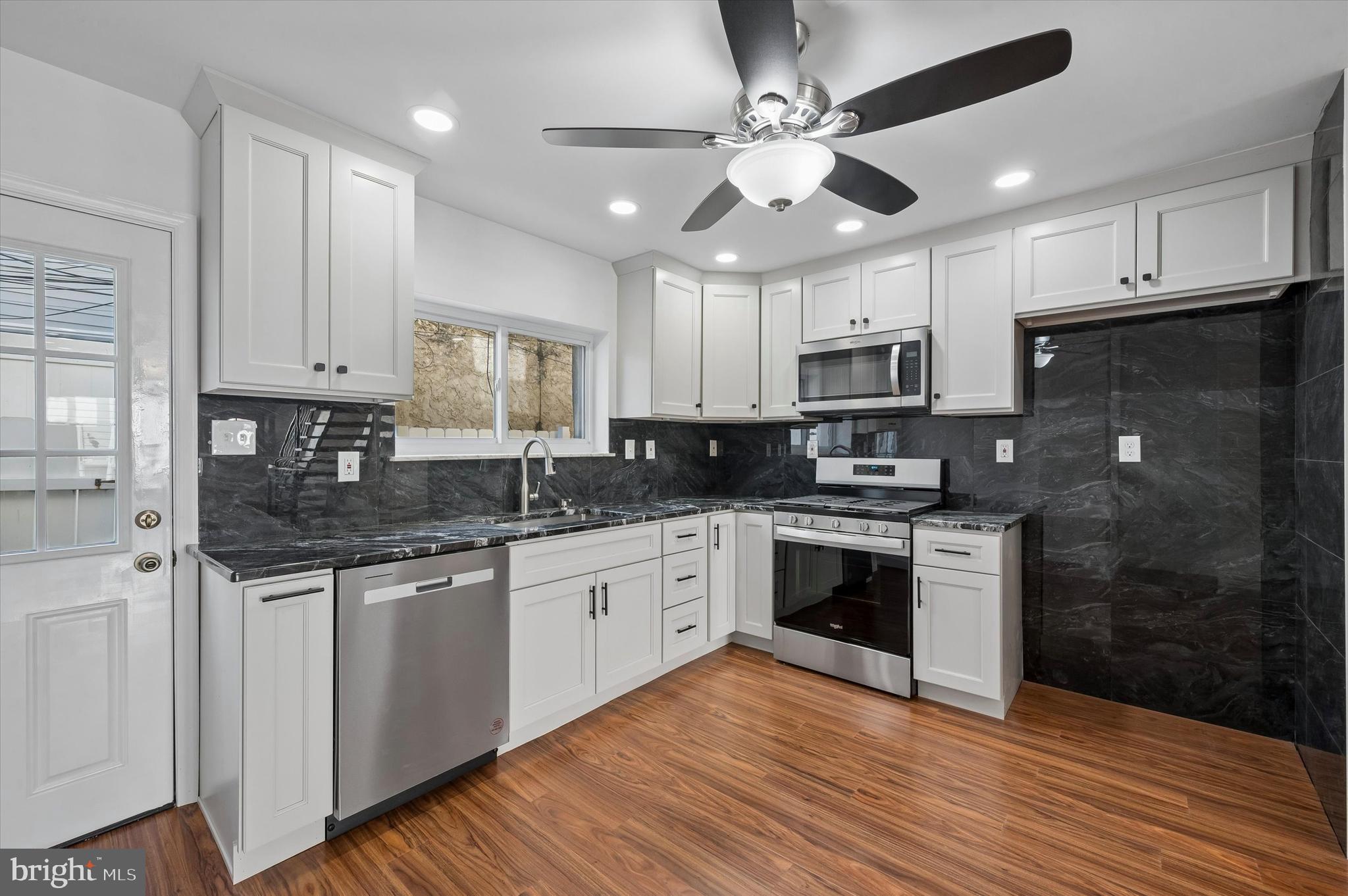 LOWER MOYAMENSING - Residential