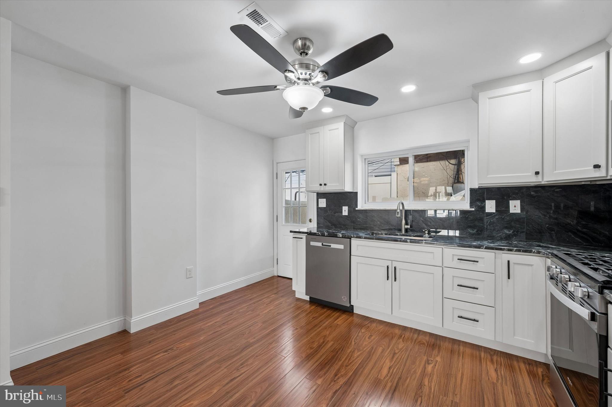 LOWER MOYAMENSING - Residential