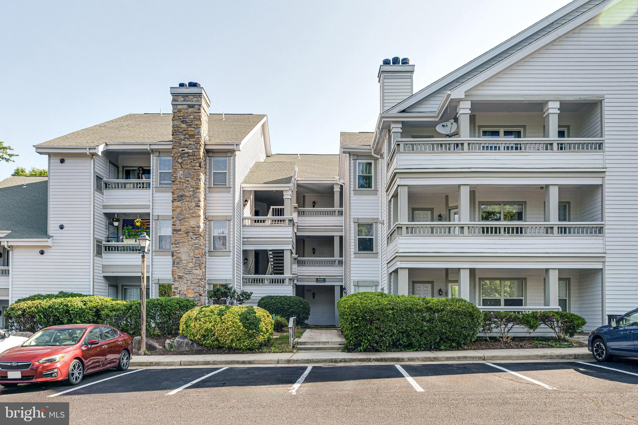 Welcome HOME!!!! – A beautiful 2-bedroom, 2-bath condo, 1,038 sq ft of living space. Locating in Stonecroft community of Fairfax. This spacious and light-filled unit features an open floor plan with large windows, and a cozy wood fireplace in the living room. The kitchen with granite countertops, stainless steel appliances, and a breakfast bar—perfect for casual dining or entertaining.
Each bedroom has its own full bath and generous closet space, offering privacy and comfort for roommates, guests, or a home office setup. Enjoy morning coffee or evening breezes on the private balcony overlooking the peaceful field.
Additional highlights include in-unit laundry, plenty of storage, and plenty of visitor parking. The community offers fantastic amenities including a outdoor swimming pool, fitness center, clubhouse, walking paths, basketball court, vacuum, car wash station for residents.
Conveniently located near Fair Lakes Shopping Center, Walmart, BJ, Target, dining, and major commuter routes (I-66, Route 50, and Fairfax County Parkway)—this condo offers both lifestyle and location.
Don’t miss your chance to own this move-in ready gem in the heart of Fairfax!