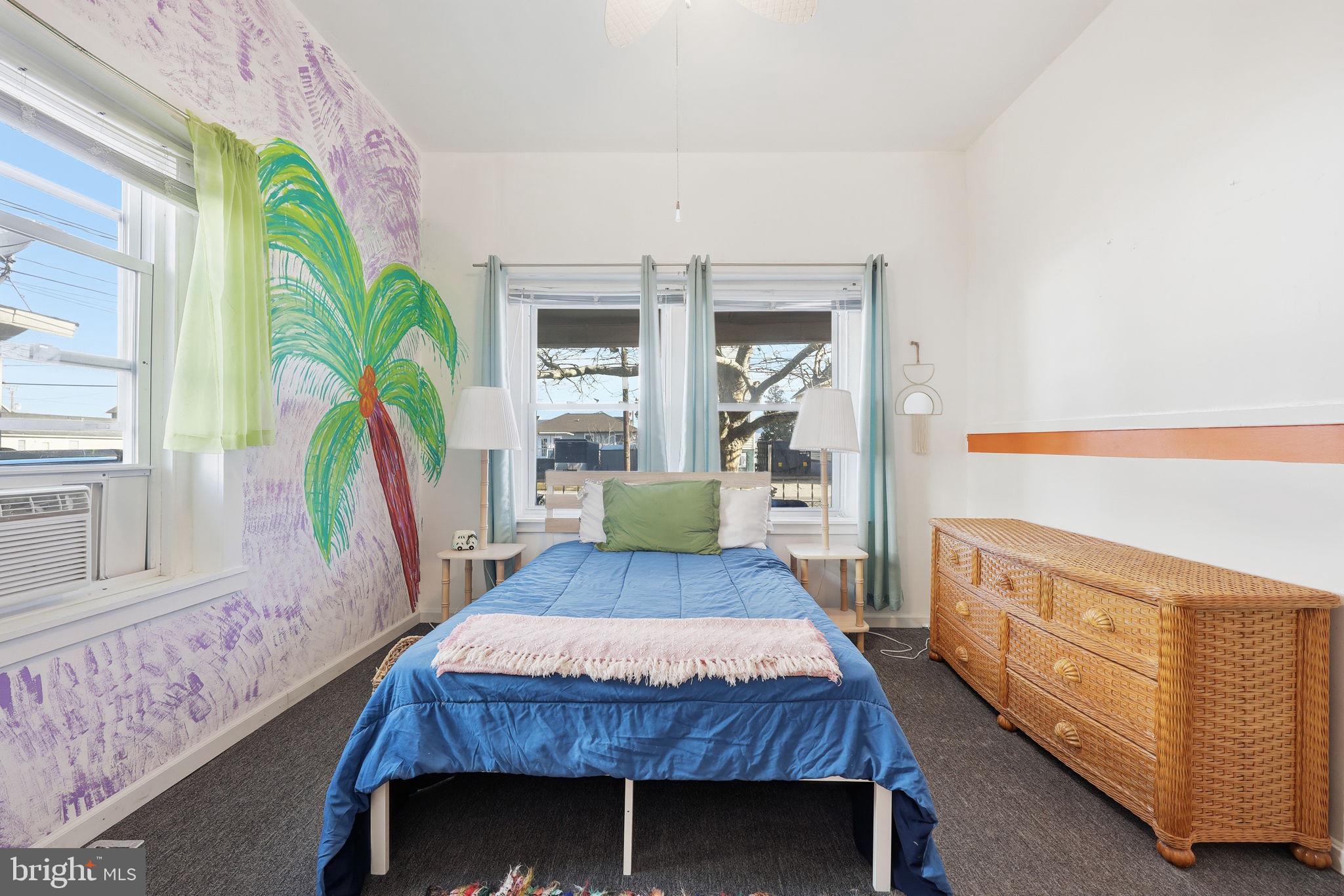 128 W ROBERTS AVENUE