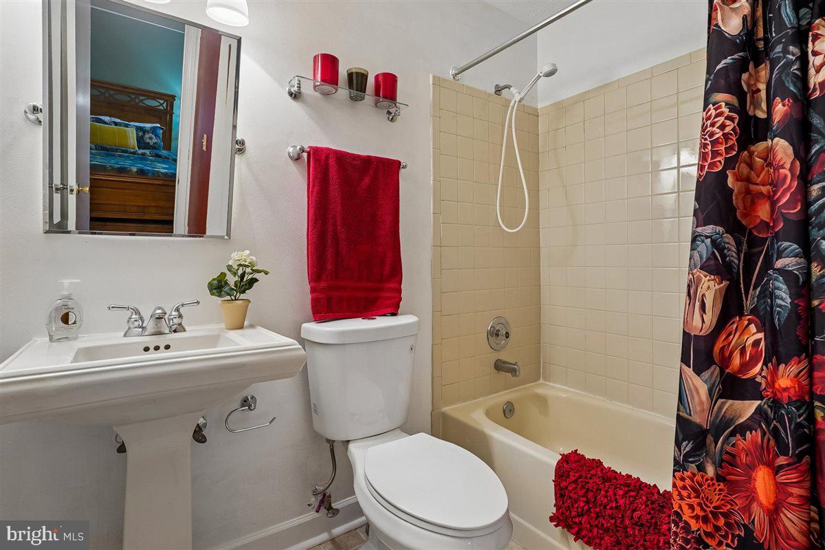 MONTCLAIR - Residential