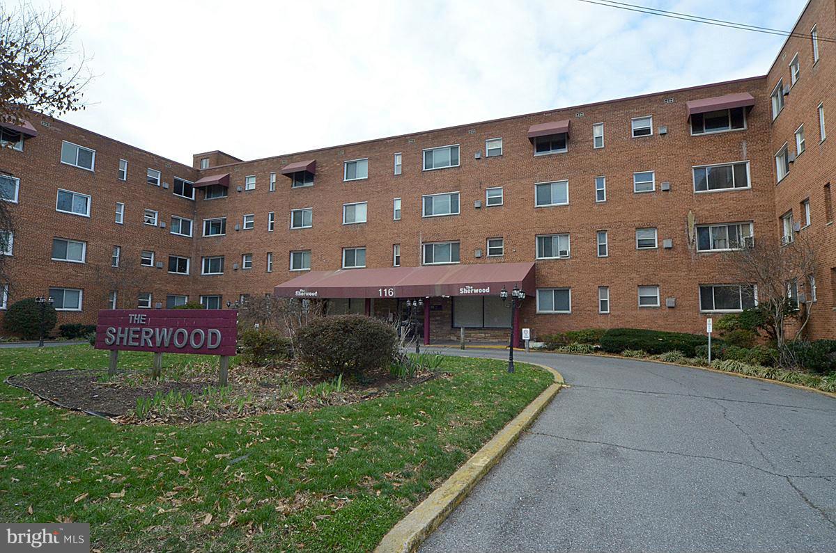 Spacious unit on the sunny South side of building away from street! In heart of Takoma Park; walk to Library, Town Hall, Coop and close to Metro. 1 pet allowed and 1 parking space goes with unit. Wood floors, thermal windows and kitchen/bathroom updated in 2005 w/granite. New elevator. Owner will repaint/fix cracks or credit to buyer. Modern Laundry LL. VA approved-Conventional 20% down
