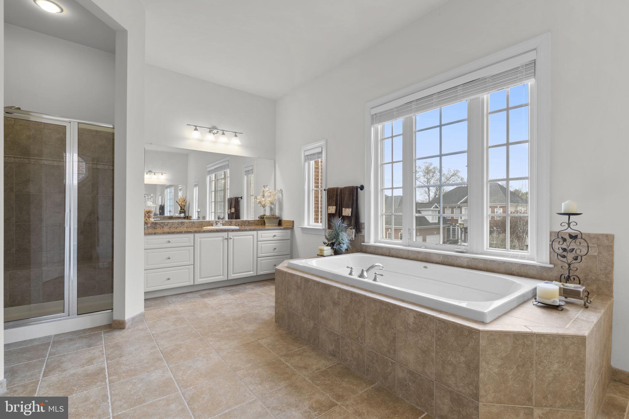 RIVER CREEK - Residential