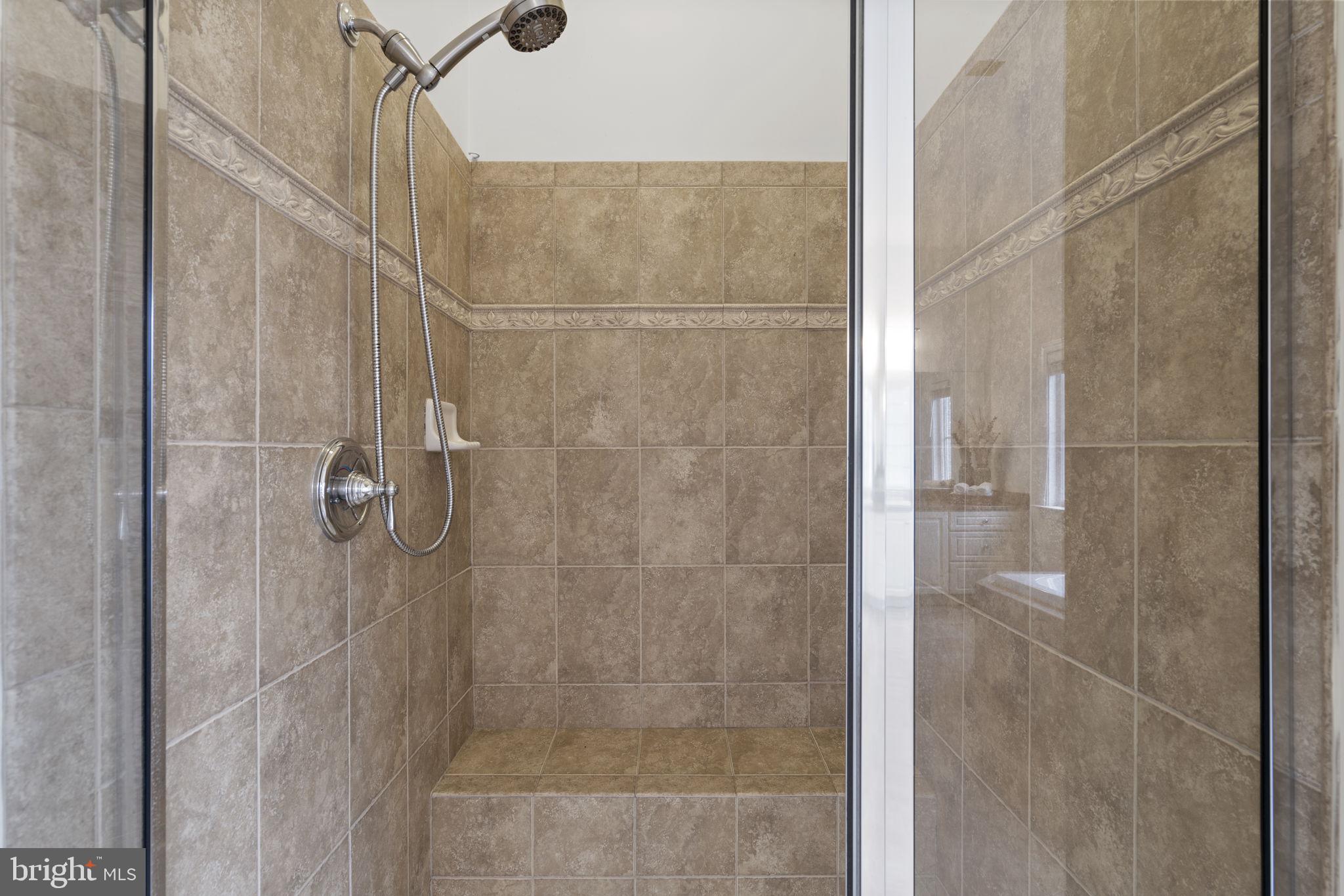 RIVER CREEK - Residential