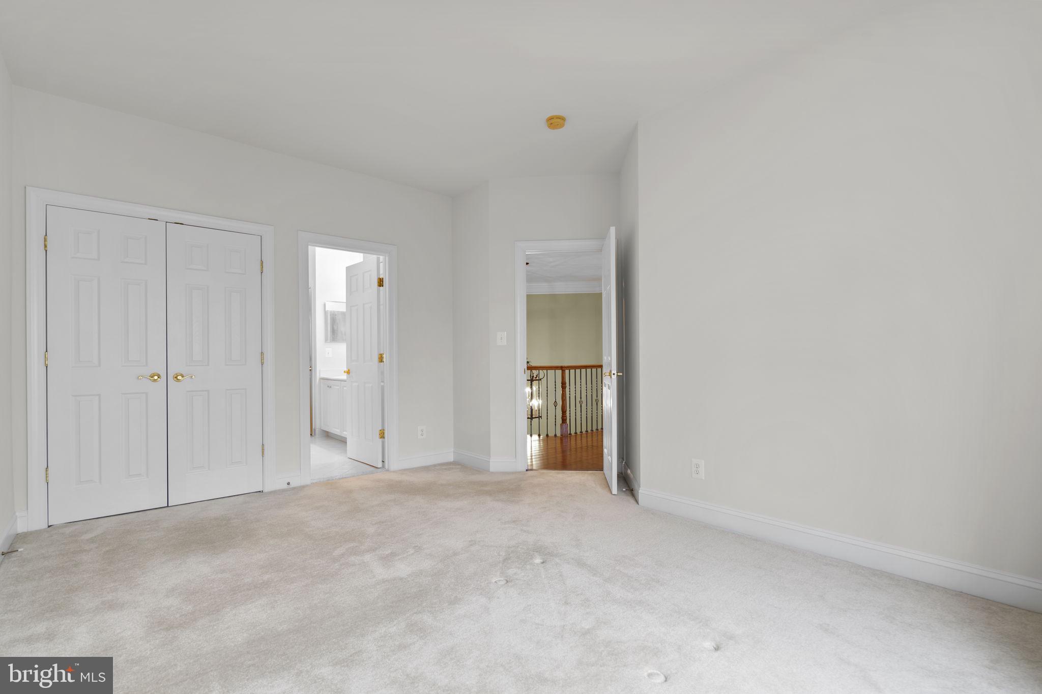 RIVER CREEK - Residential