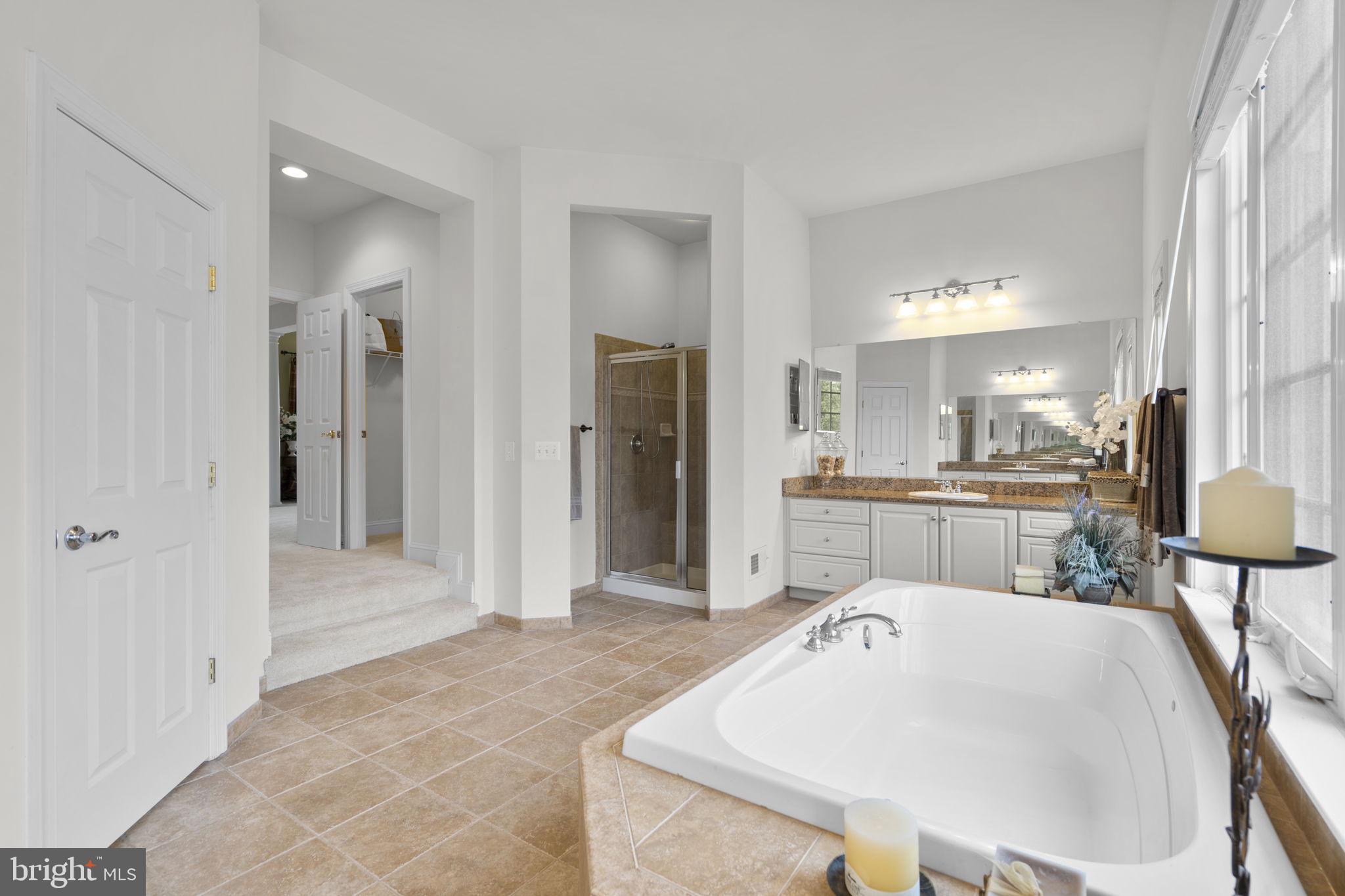 RIVER CREEK - Residential