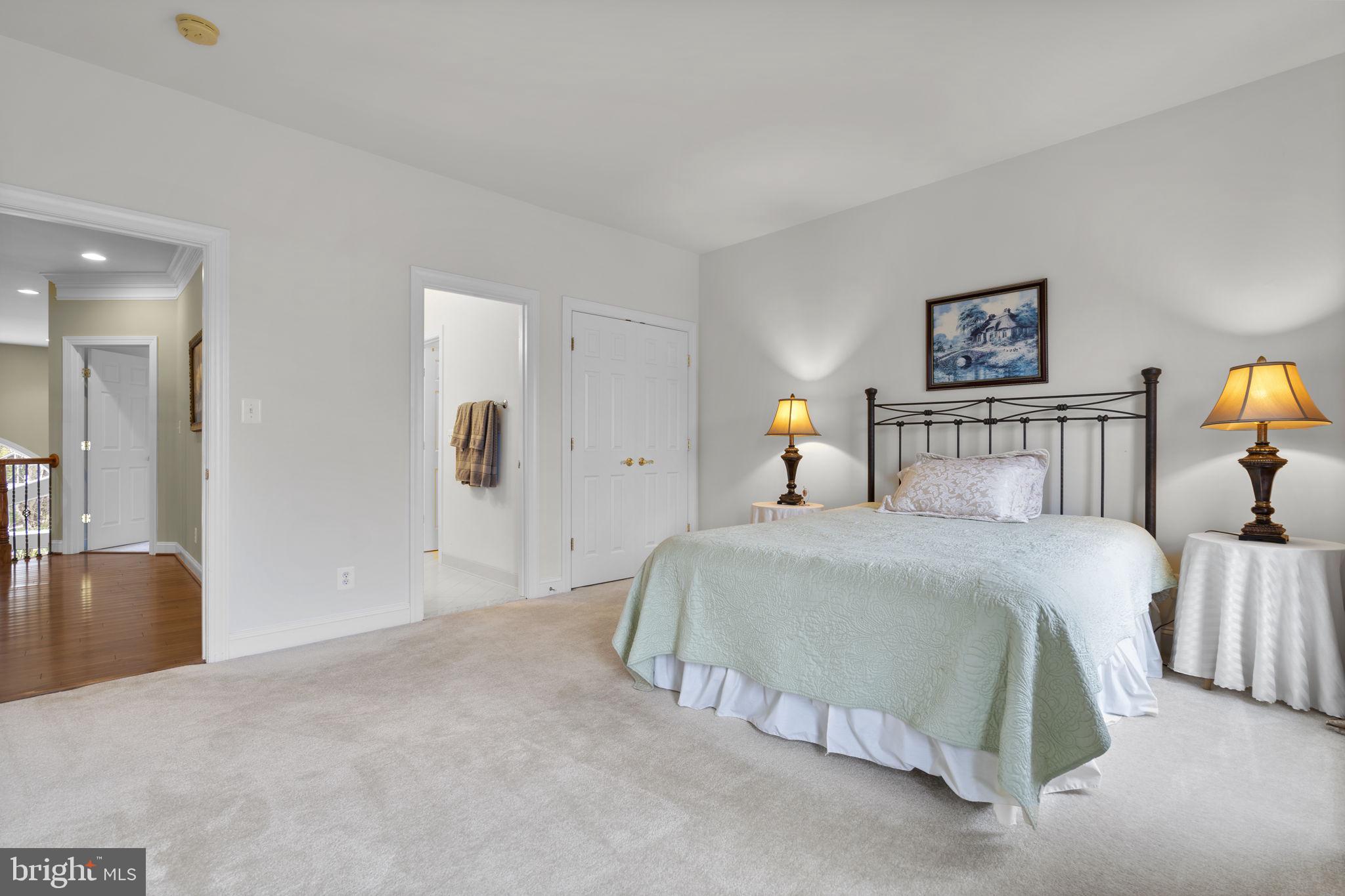 RIVER CREEK - Residential