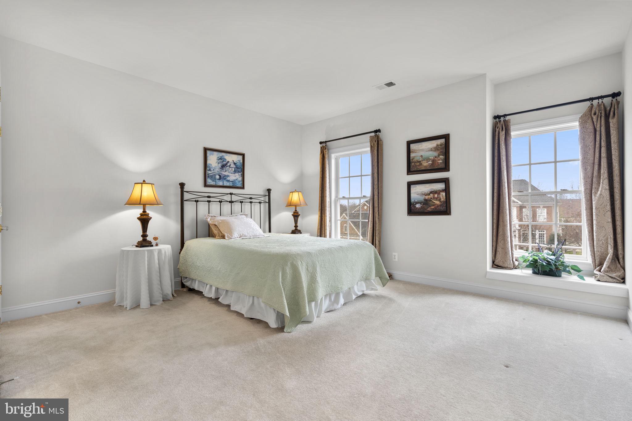 RIVER CREEK - Residential