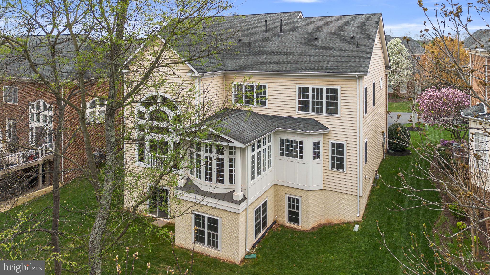 RIVER CREEK - Residential