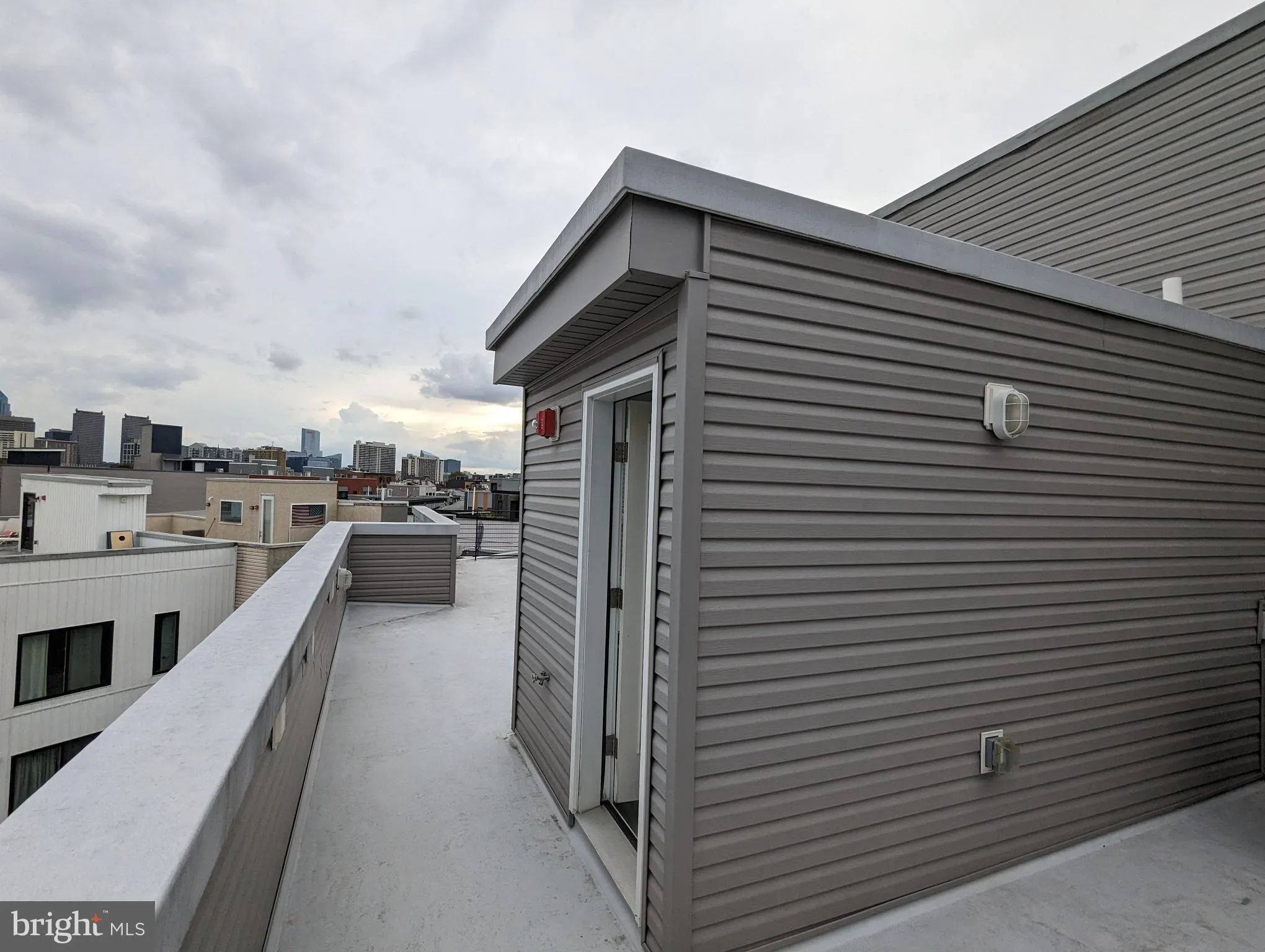 Philadelphia, Pennsylvania 19130, United States, 2 Bedrooms Bedrooms, ,2 BathroomsBathrooms,Residential,Pending,28692