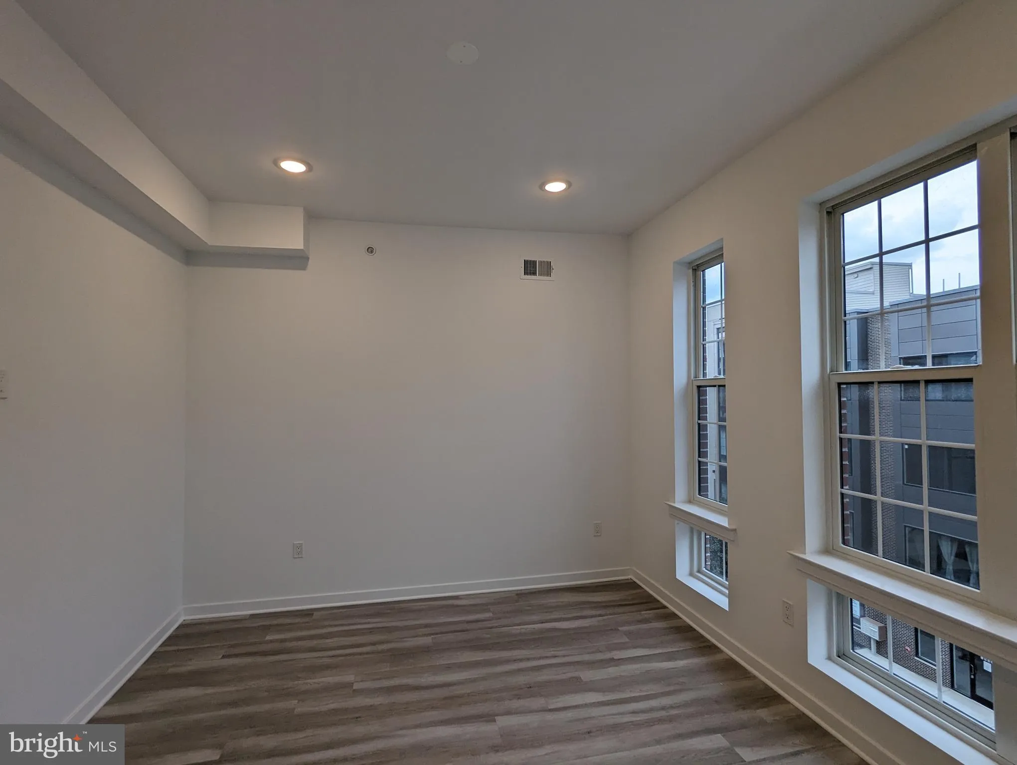 Philadelphia, Pennsylvania 19130, United States, 2 Bedrooms Bedrooms, ,2 BathroomsBathrooms,Residential,Pending,28692