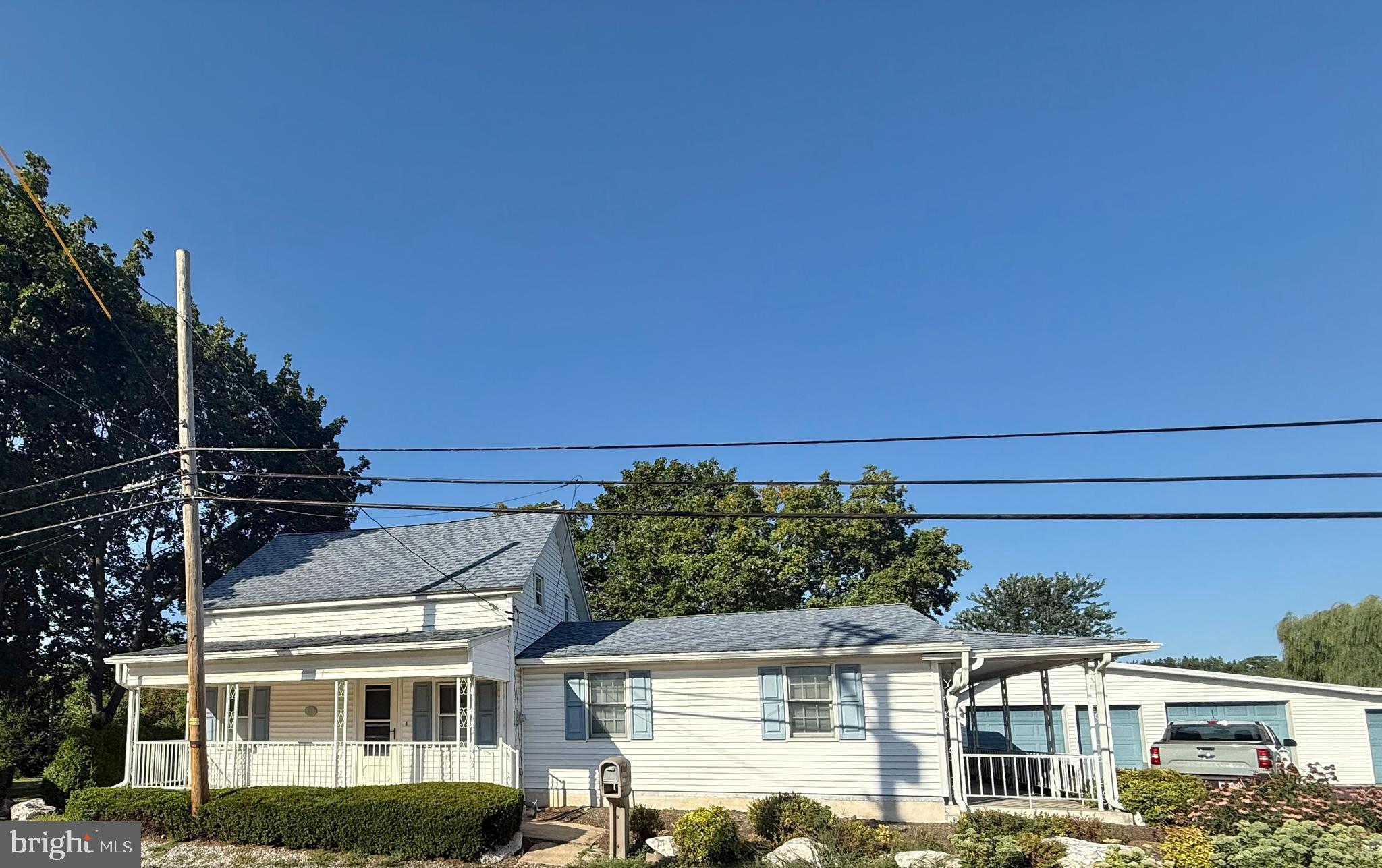 868 GREENBRIAR ROAD