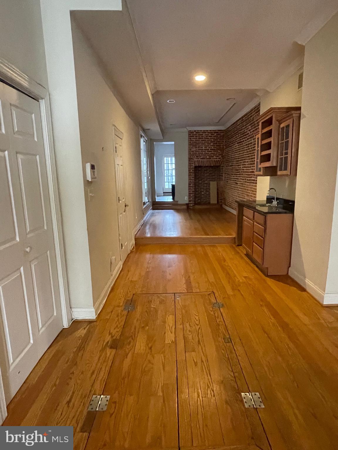 FEDERAL HILL HISTORIC DISTRICT - Residential Lease