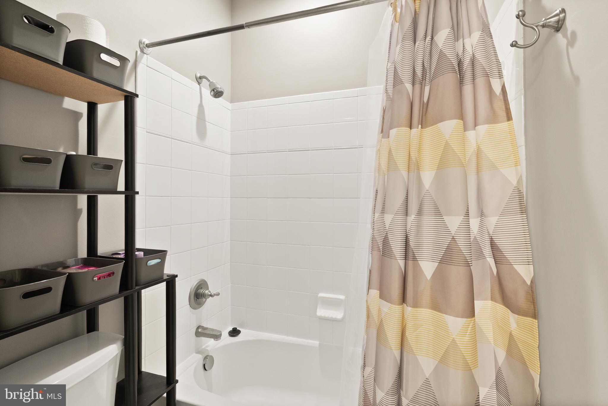 LANSDOWNE ON THE POTOMAC - Residential