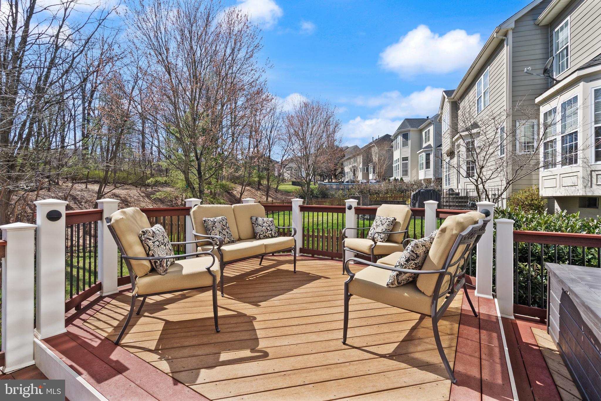 LANSDOWNE ON THE POTOMAC - Residential