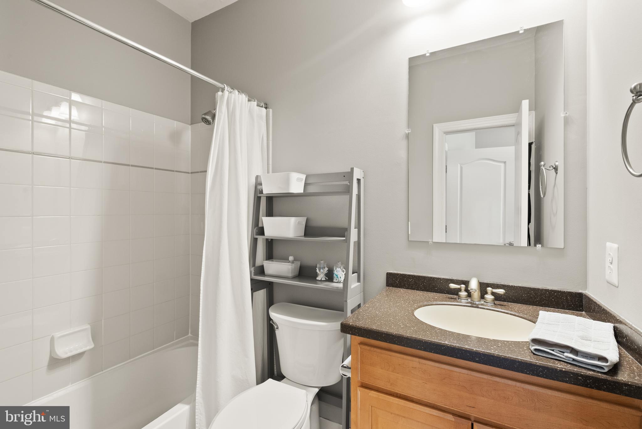 LANSDOWNE ON THE POTOMAC - Residential