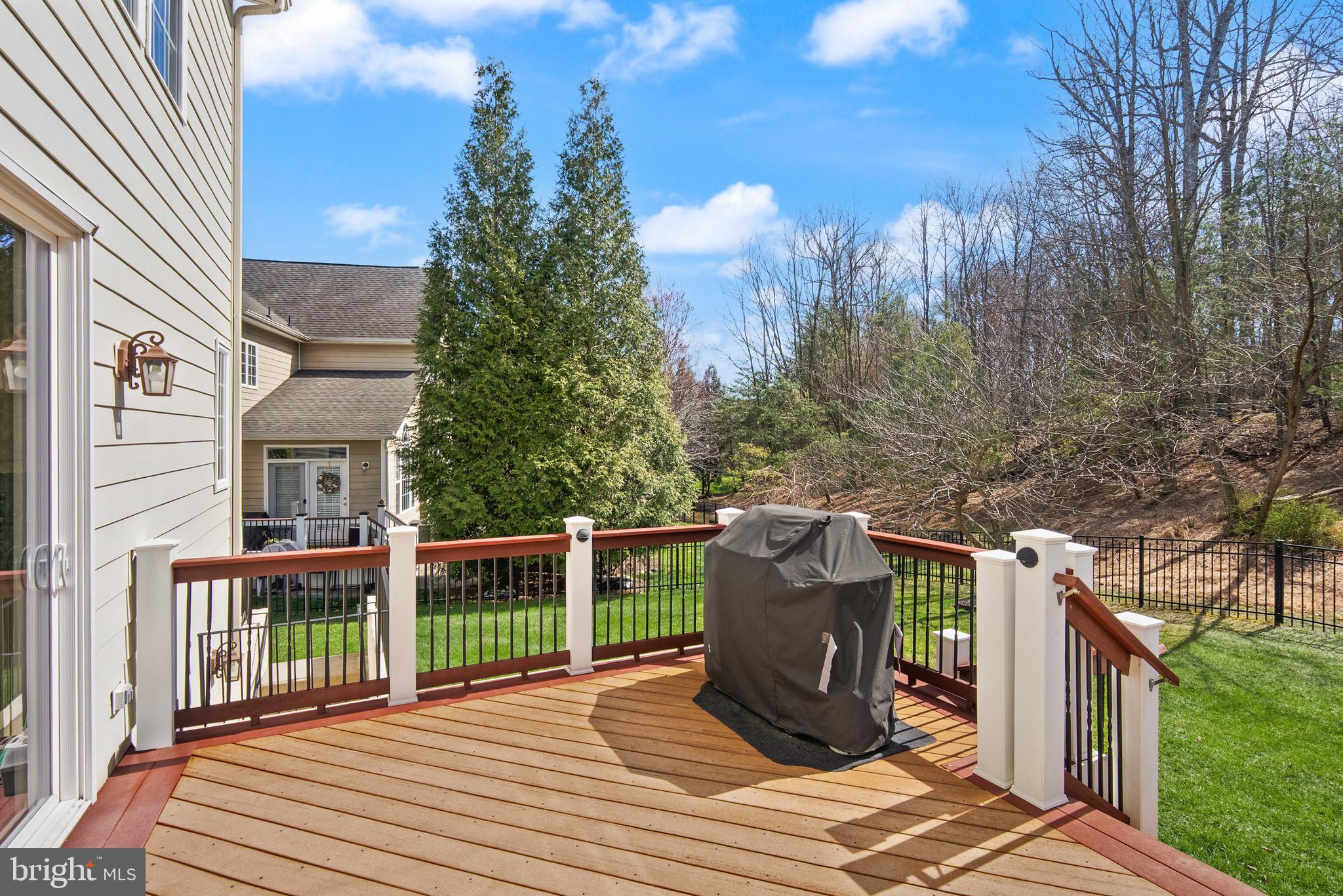 LANSDOWNE ON THE POTOMAC - Residential